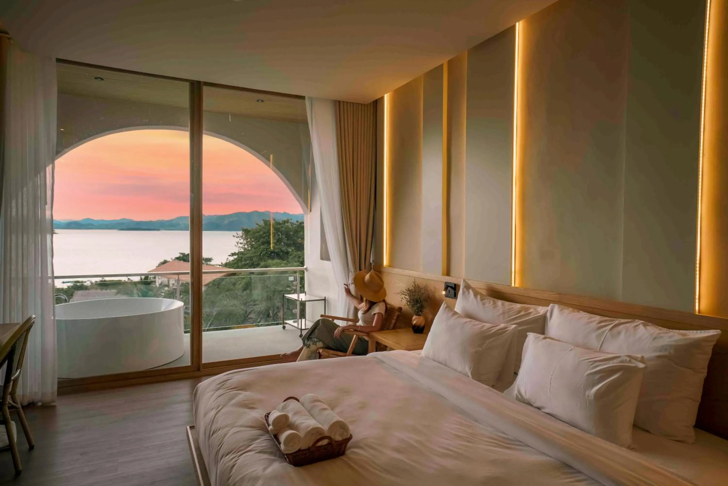 View (from property/room), Bed in Le La Lake Resort and Spa