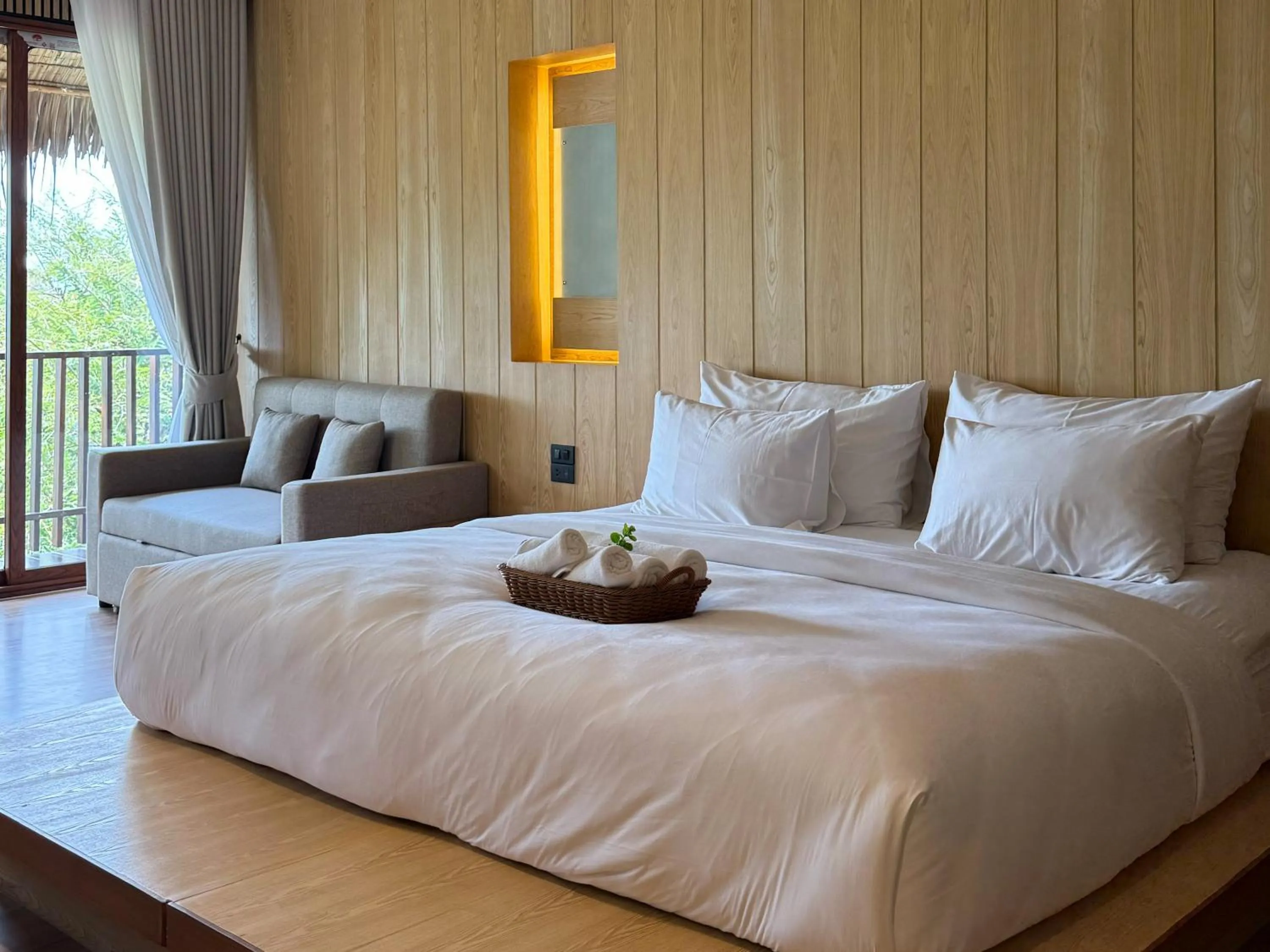 Bedroom, Bed in Le La Lake Resort and Spa