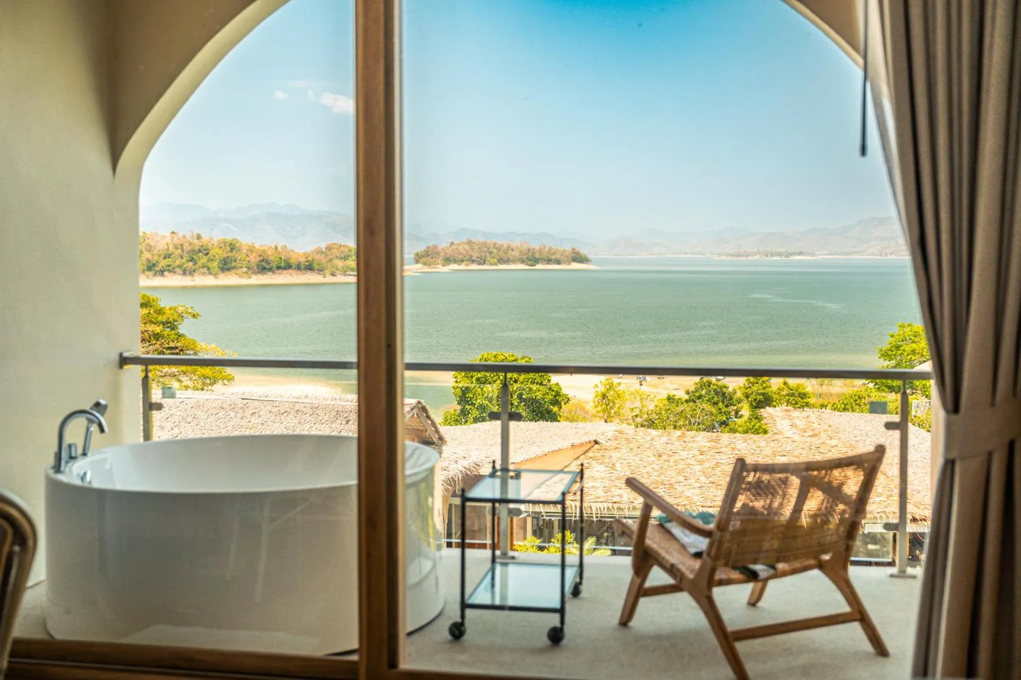 Balcony/Terrace in Le La Lake Resort and Spa