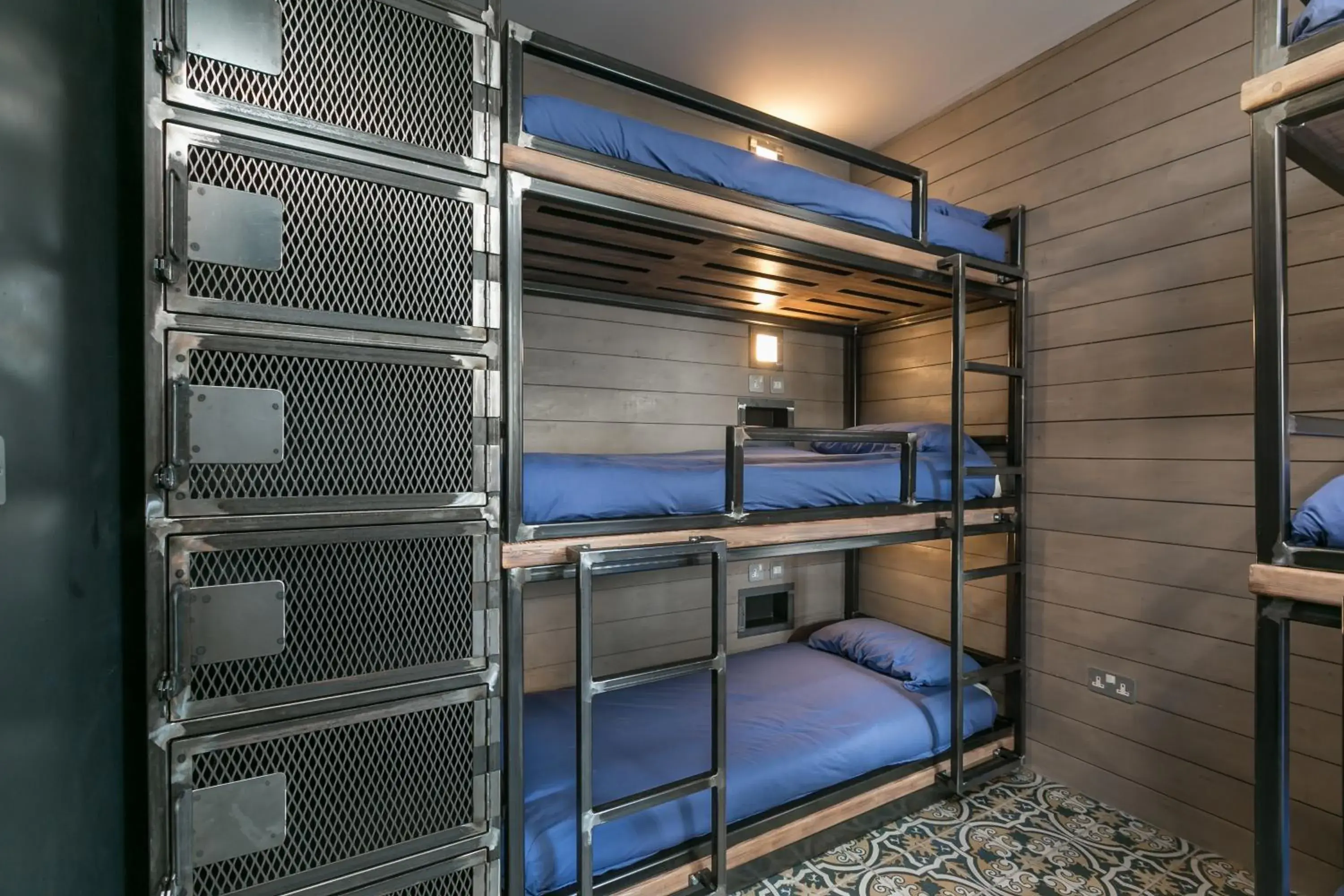 Bunk Bed in 9-Bed Female Dormitory Room in The Baxter Hostel Bunk Bed in 9-Bed Female Dormitory Room in The Baxter Hostel