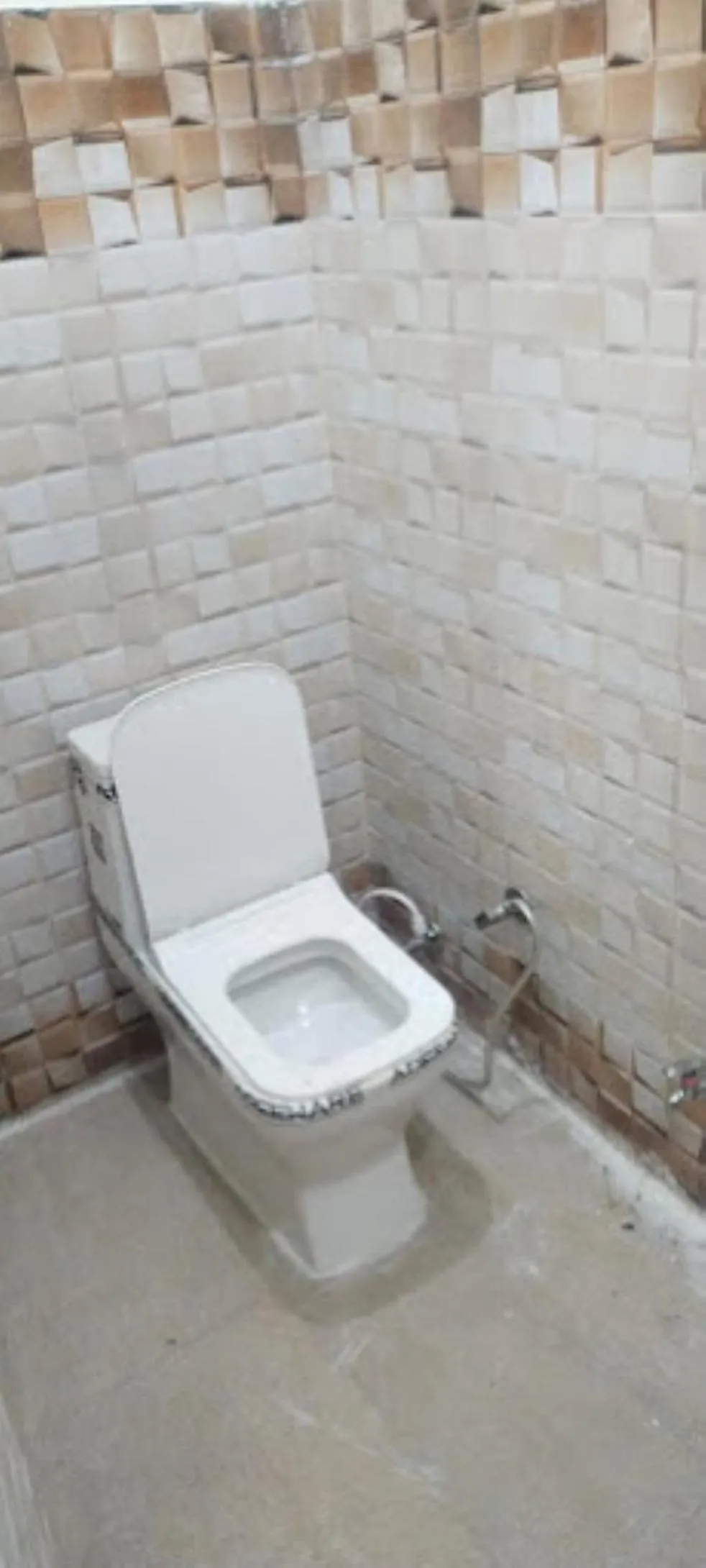 Toilet in Hotel M J, Agra
