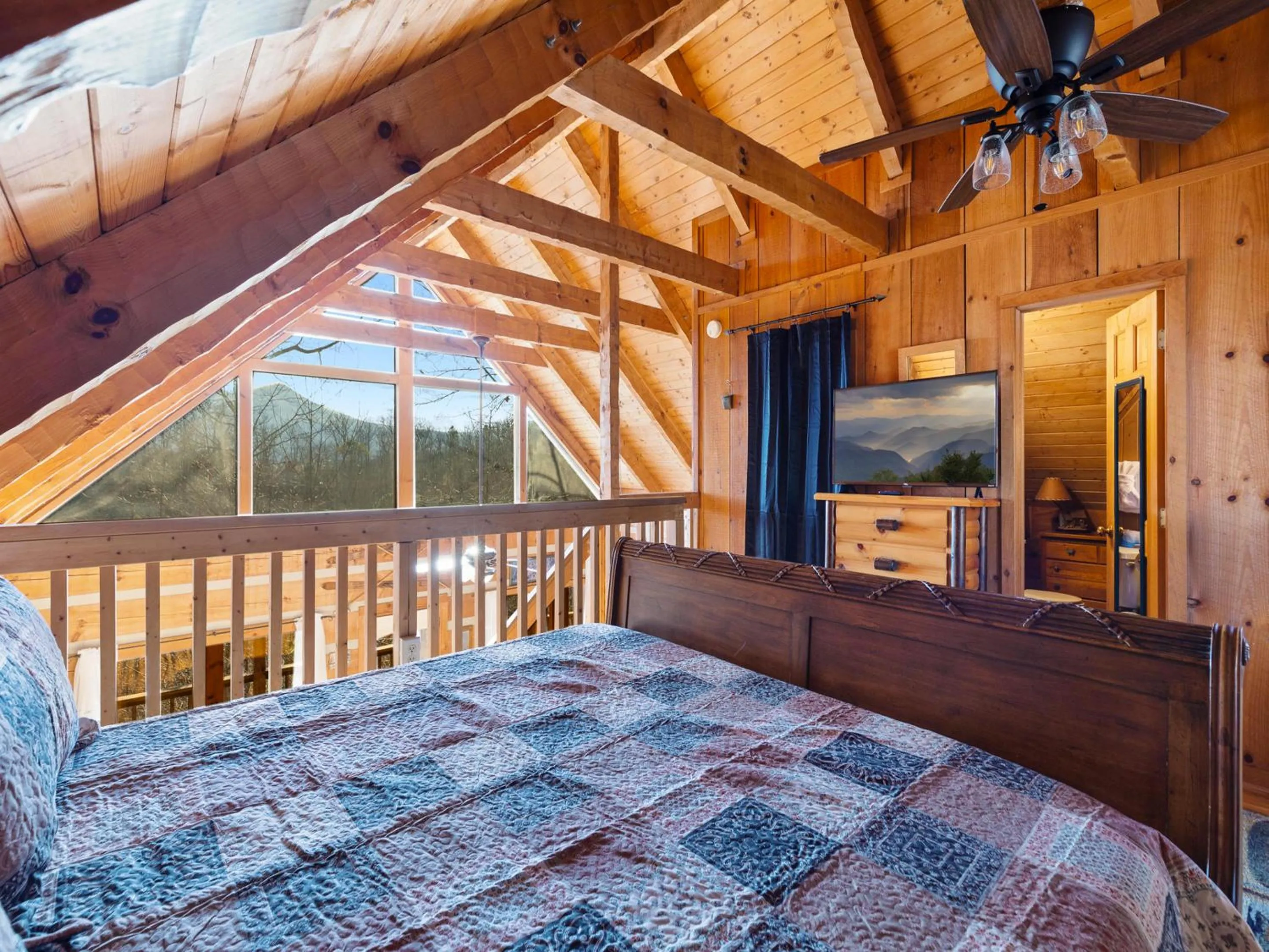 Property building, Bed in Little Bear Lookout