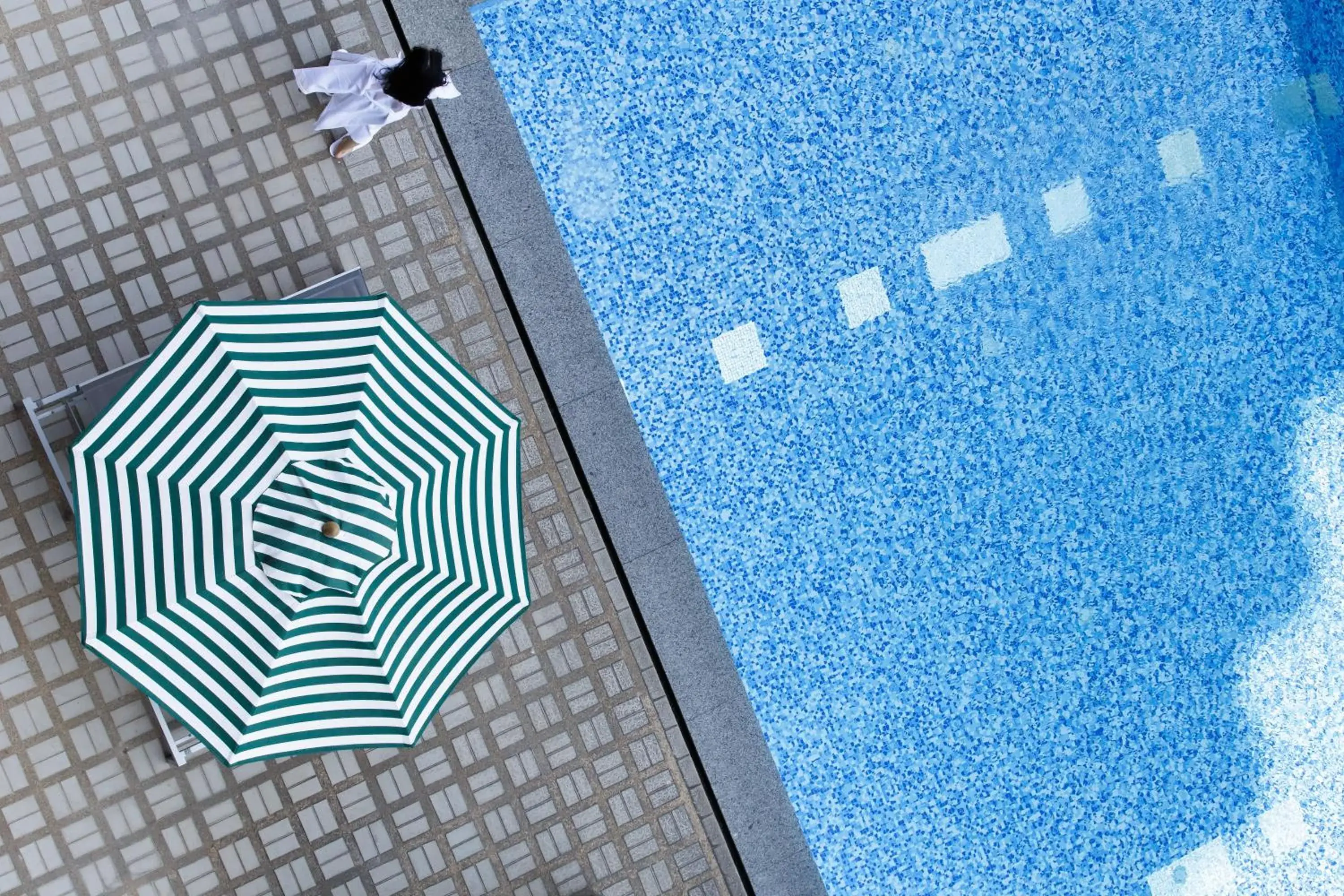 Swimming pool in Jazzotel Bangkok Swimming pool in Jazzotel Bangkok