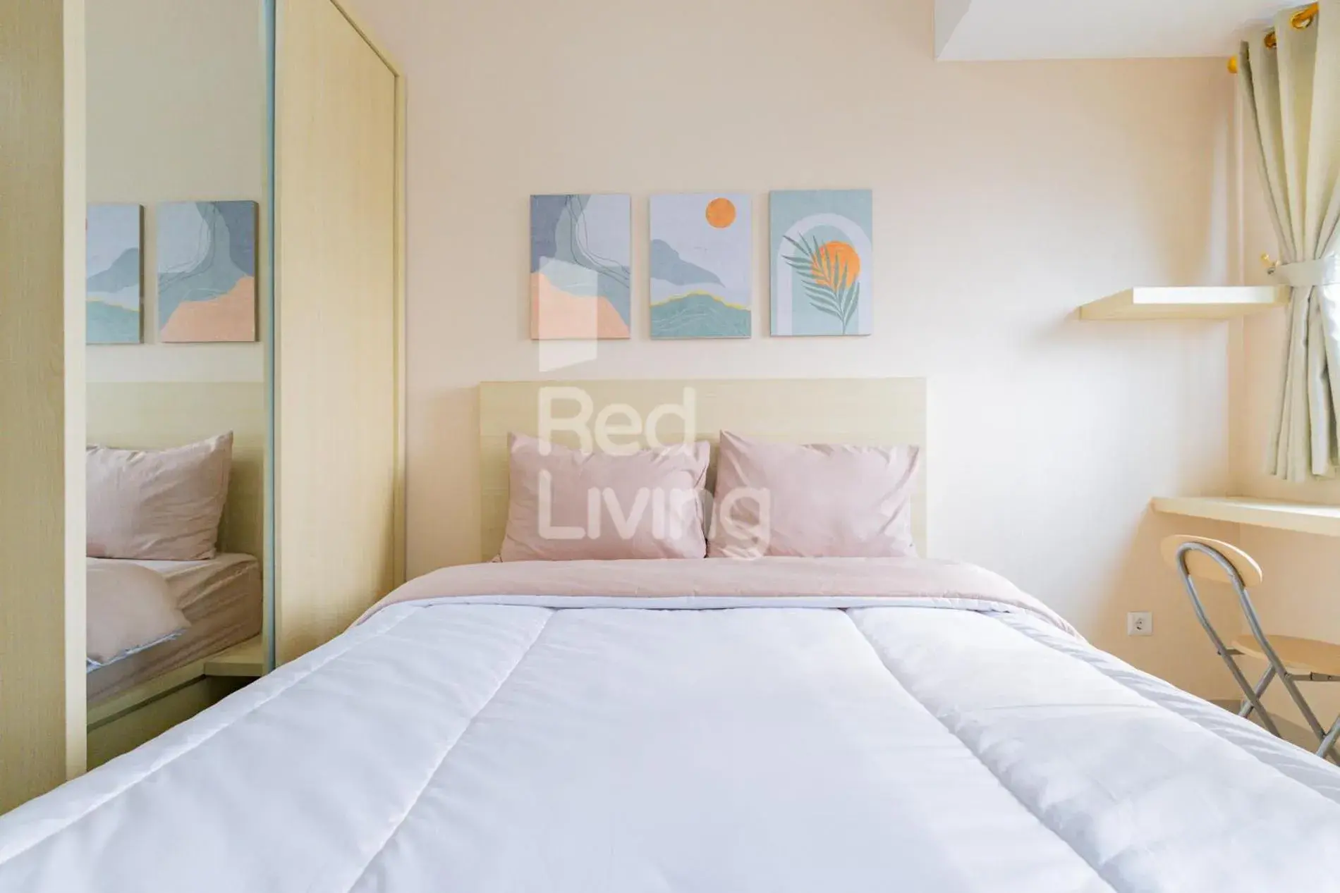 Bedroom, Bed in RedLiving Apartemen Jakarta Living Star - BoboRooms Bedroom, Bed in RedLiving Apartemen Jakarta Living Star - BoboRooms