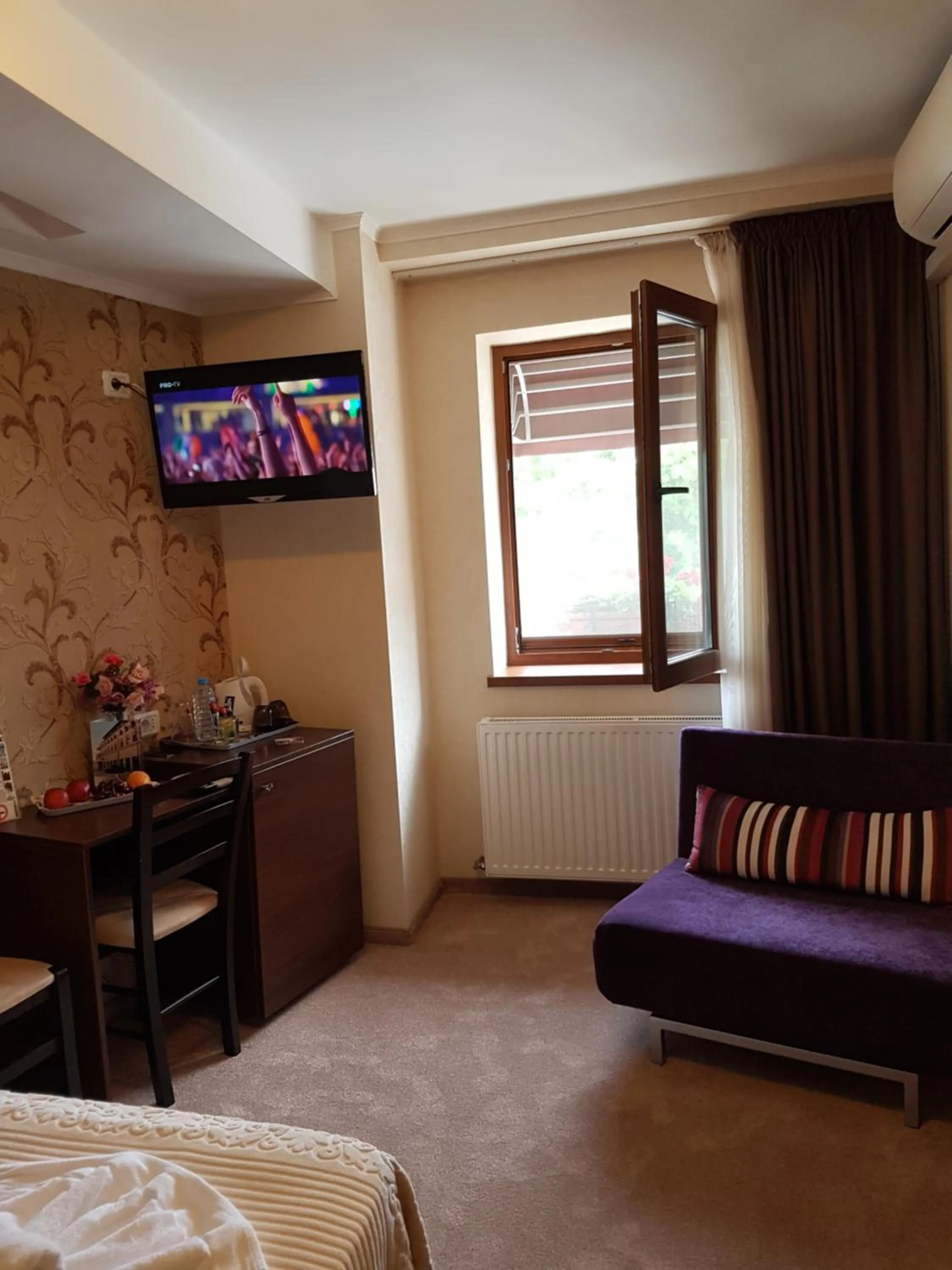 TV and multimedia, Bed in Villa Anticus (Adults Only)