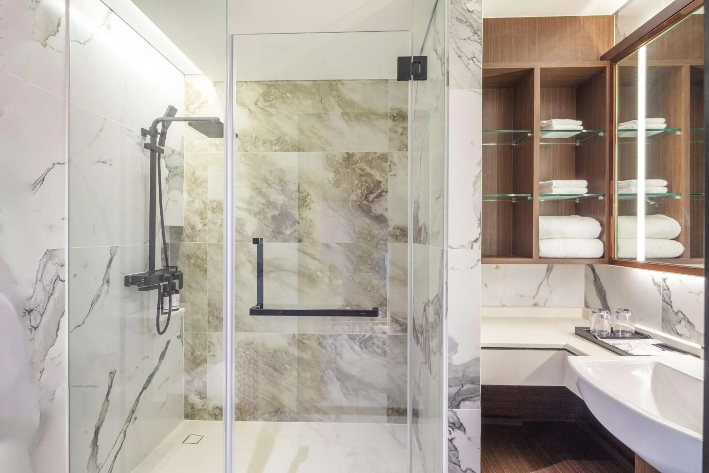 Shower in Best Western Click Sathorn 11 Bangkok