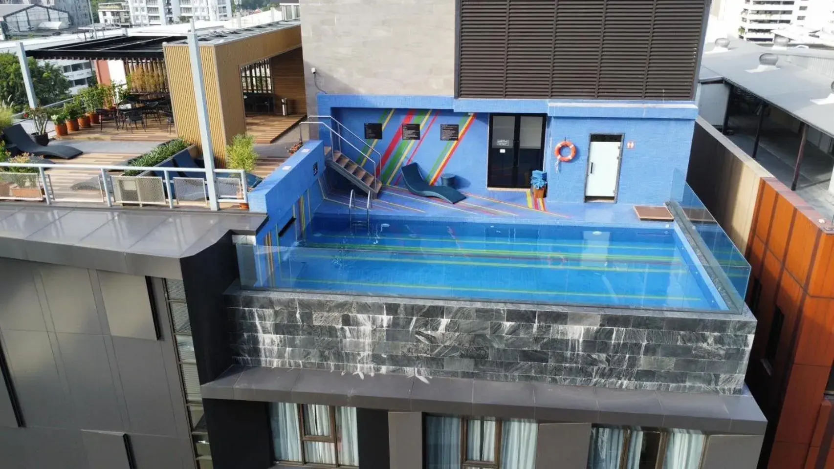 Pool view in Best Western Click Sathorn 11 Bangkok Pool view in Best Western Click Sathorn 11 Bangkok