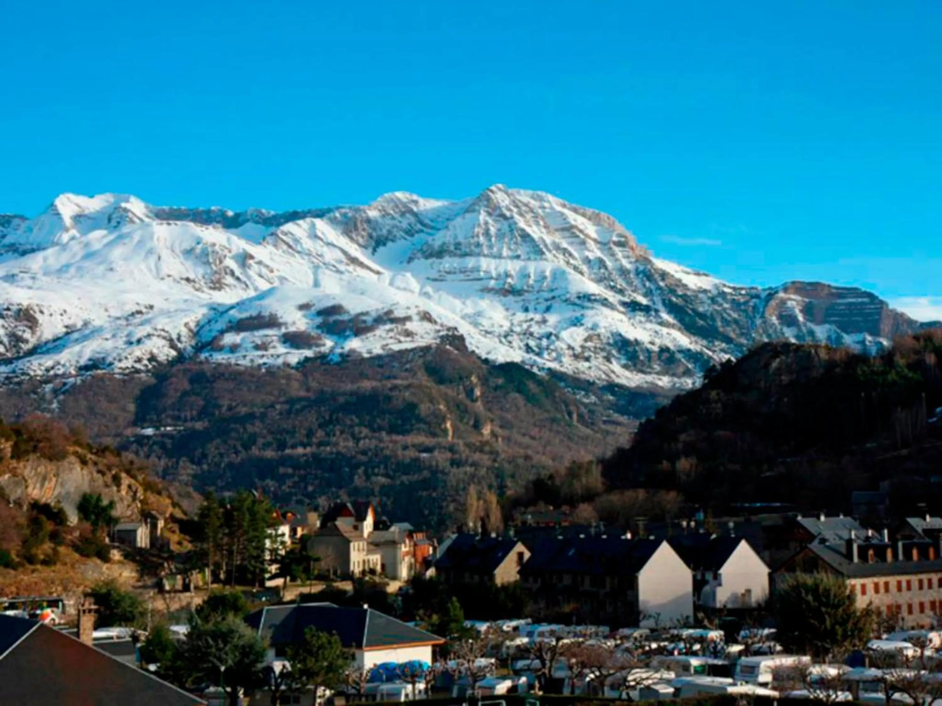 Nearby landmark in Apartamentos Escarrilla Suites 3000