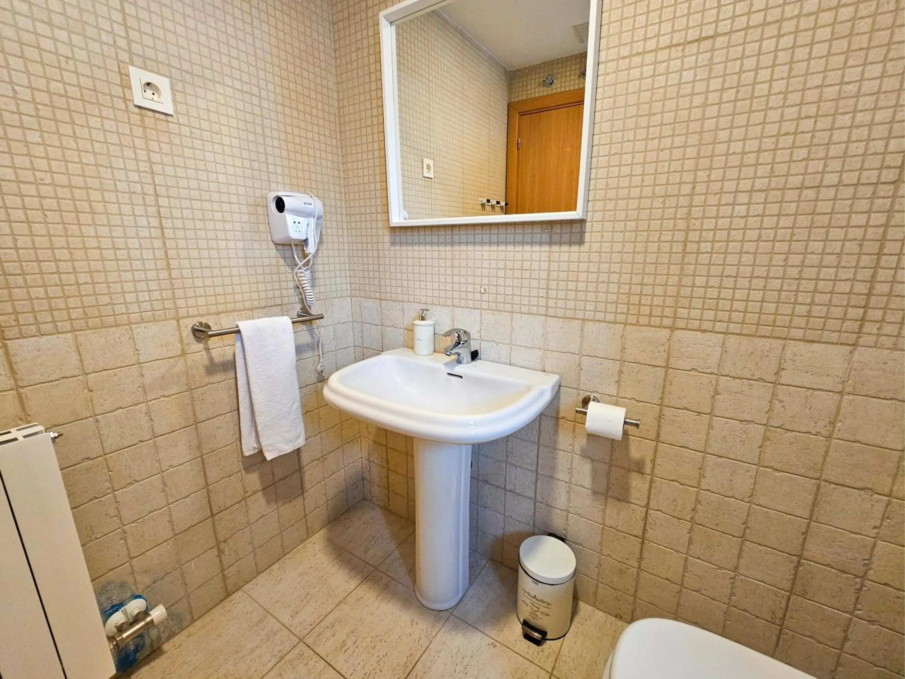 Bathroom in Apartamentos Escarrilla Suites 3000