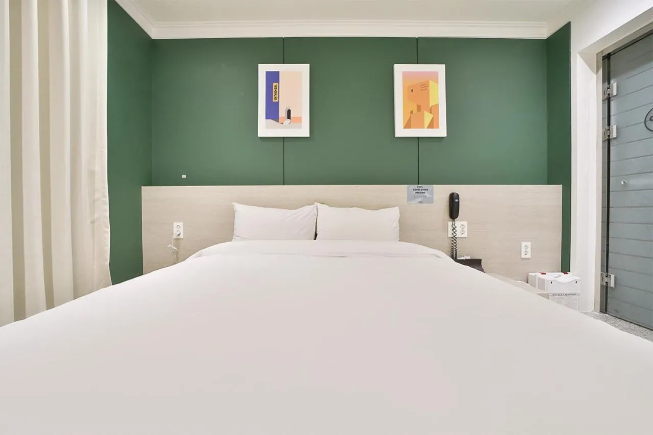 Photo of the whole room, Bed in Hotel Yeogiuhtte Gumi Indong 2