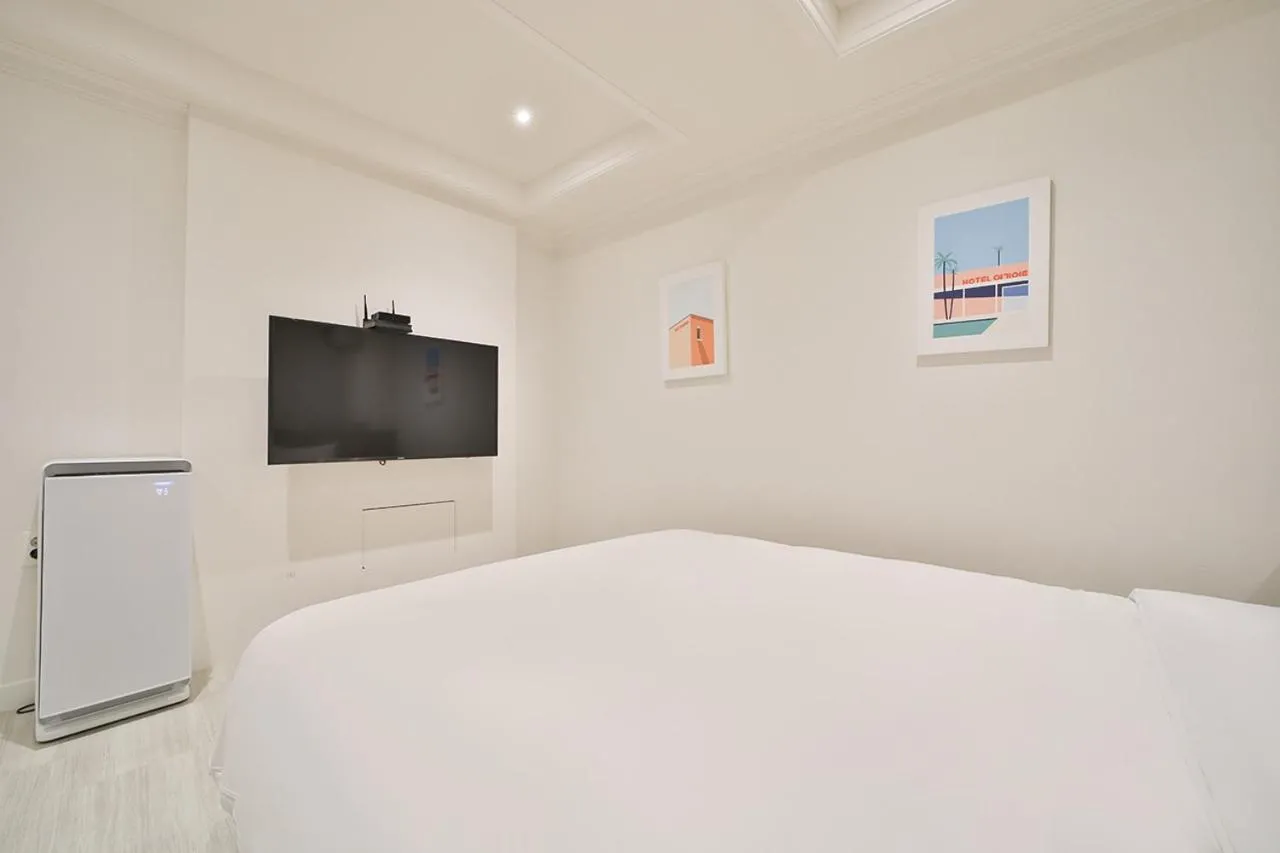 Photo of the whole room, Bed in Hotel Yeogiuhtte Gumi Indong 2