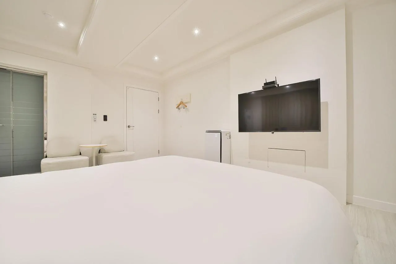Bedroom, Bed in Hotel Yeogiuhtte Gumi Indong 2