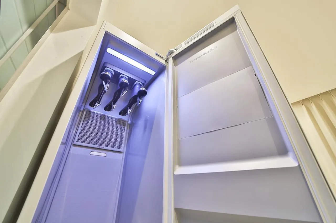 wardrobe in Hotel Yeogiuhtte Gumi Indong 2