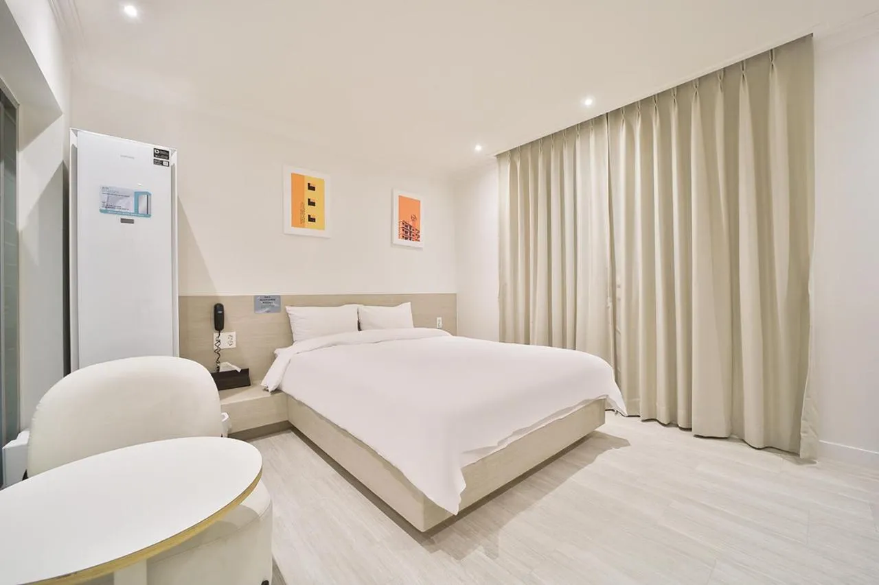 Photo of the whole room, Bed in Hotel Yeogiuhtte Gumi Indong 2