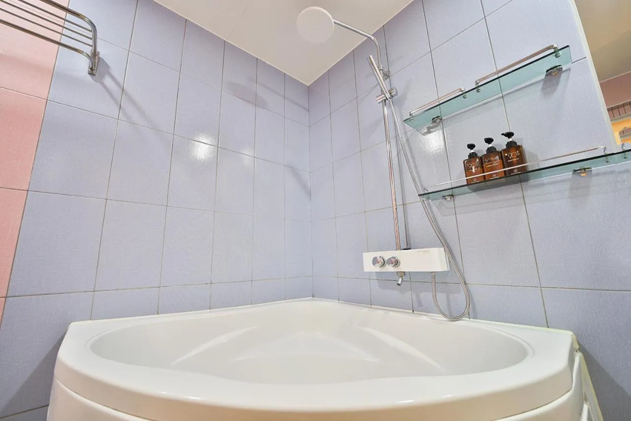 Shower in Hotel Yeogiuhtte Gumi Indong 2