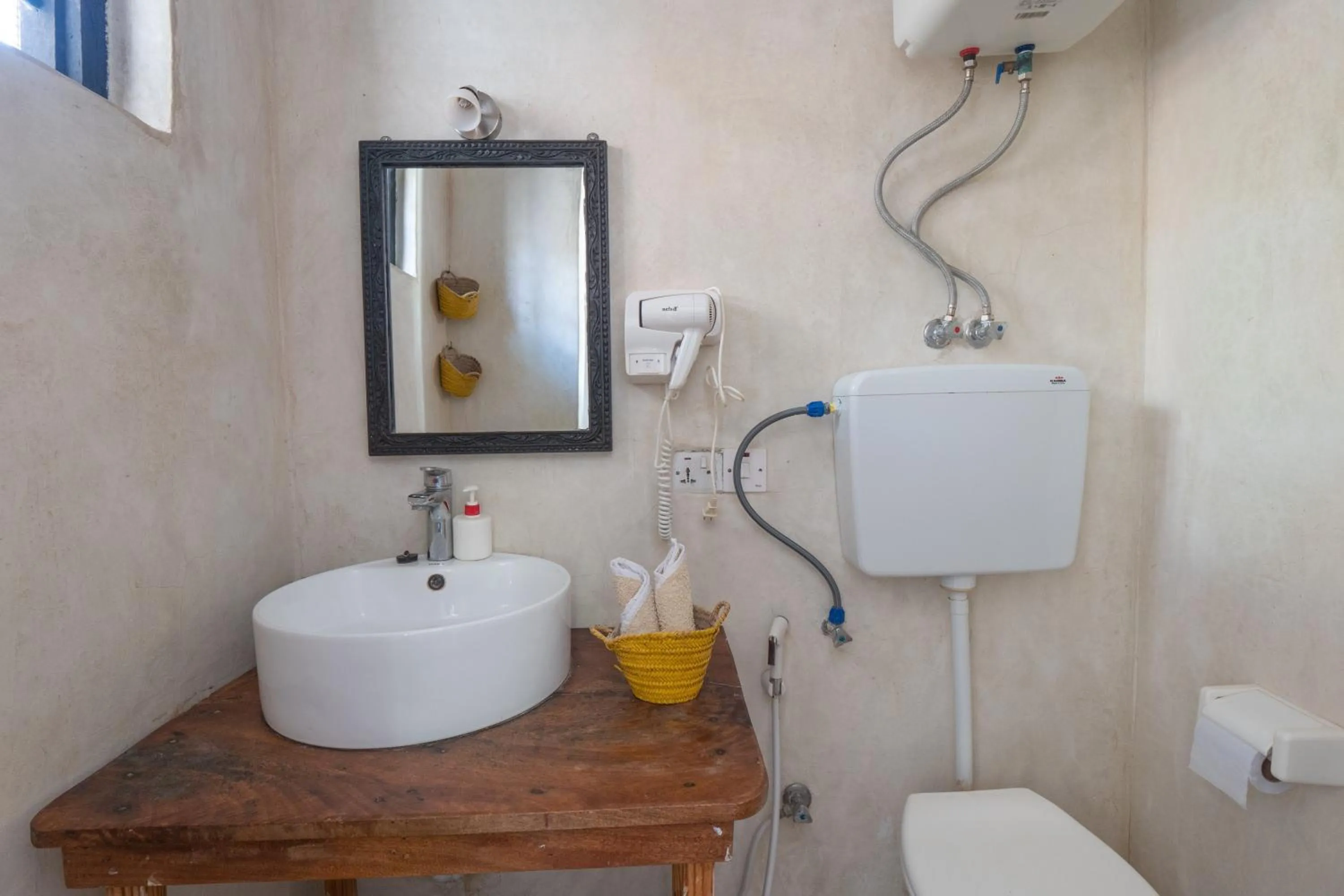 Toilet in Bahari Beach Bungalows