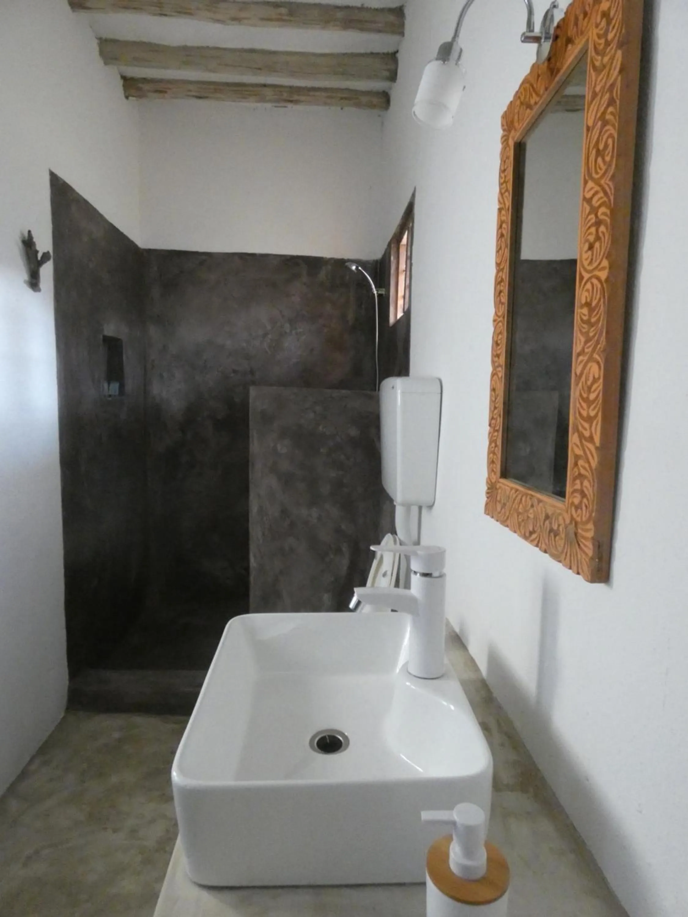 Bathroom in Bahari Beach Bungalows