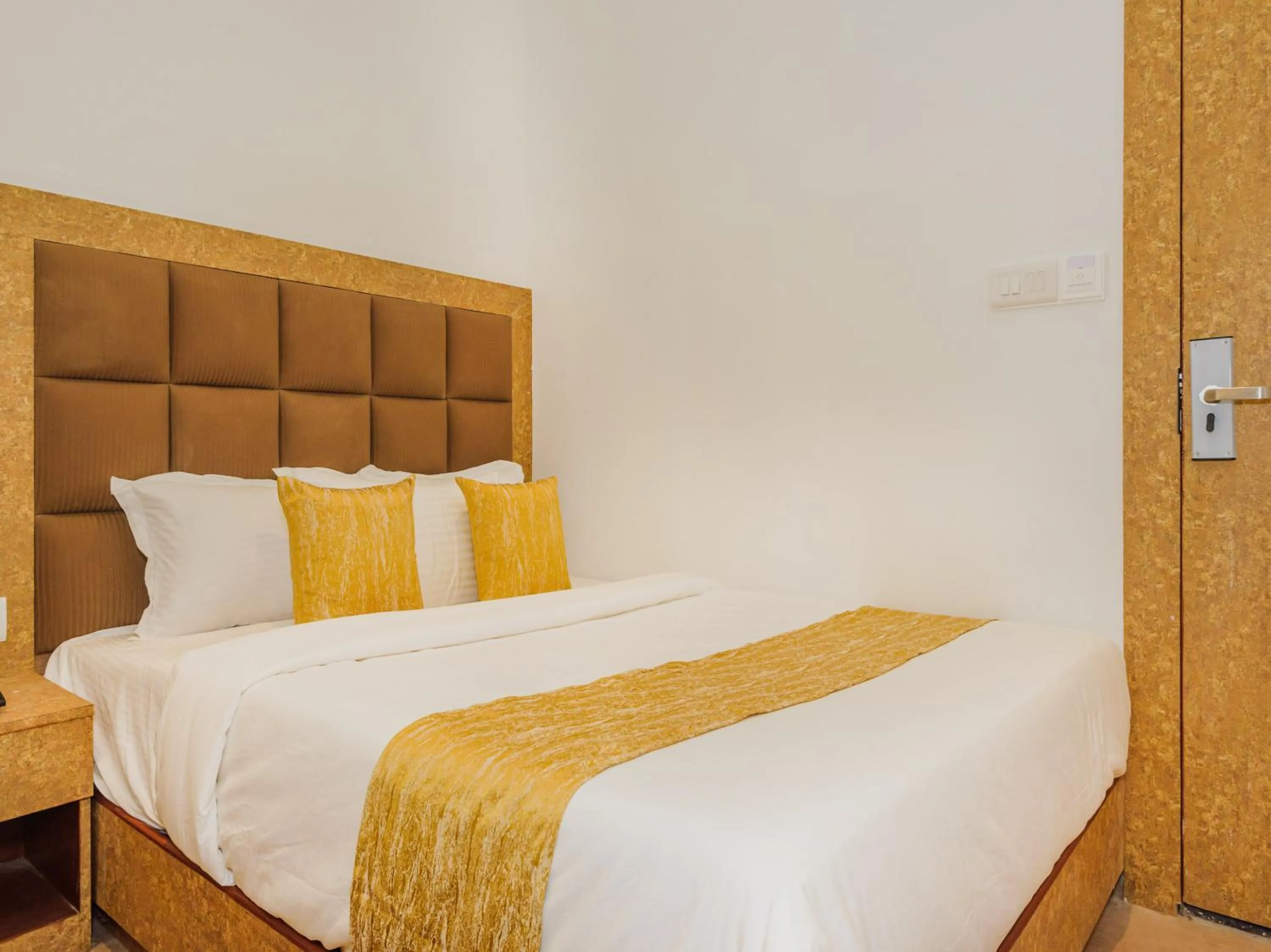 Bed in Hotel Zillion Executive - Kurla West Mumbai