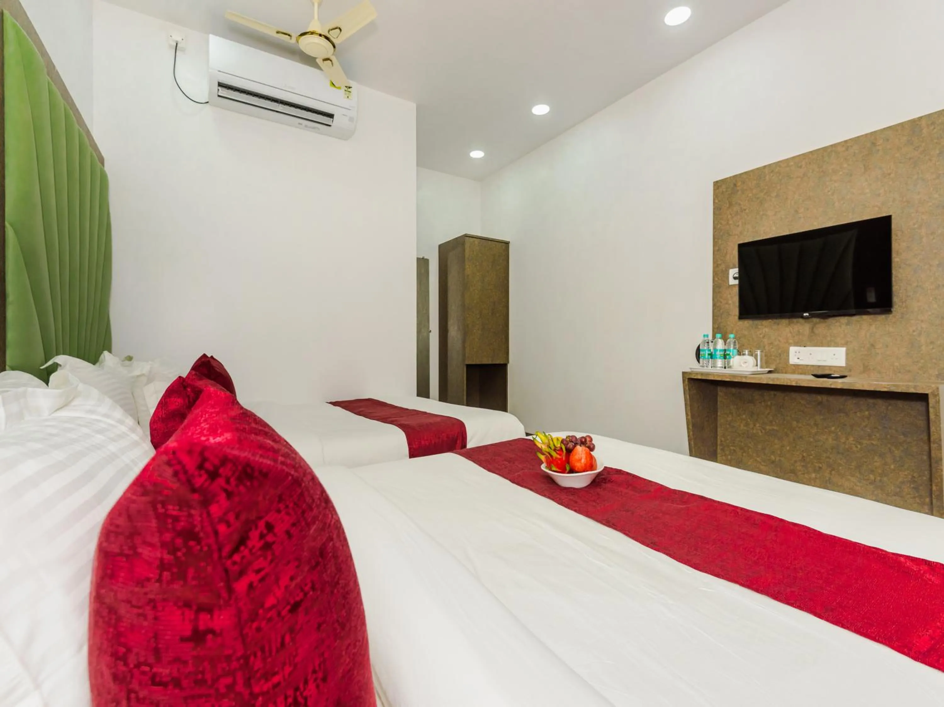 Bed in Hotel Zillion Executive - Kurla West Mumbai