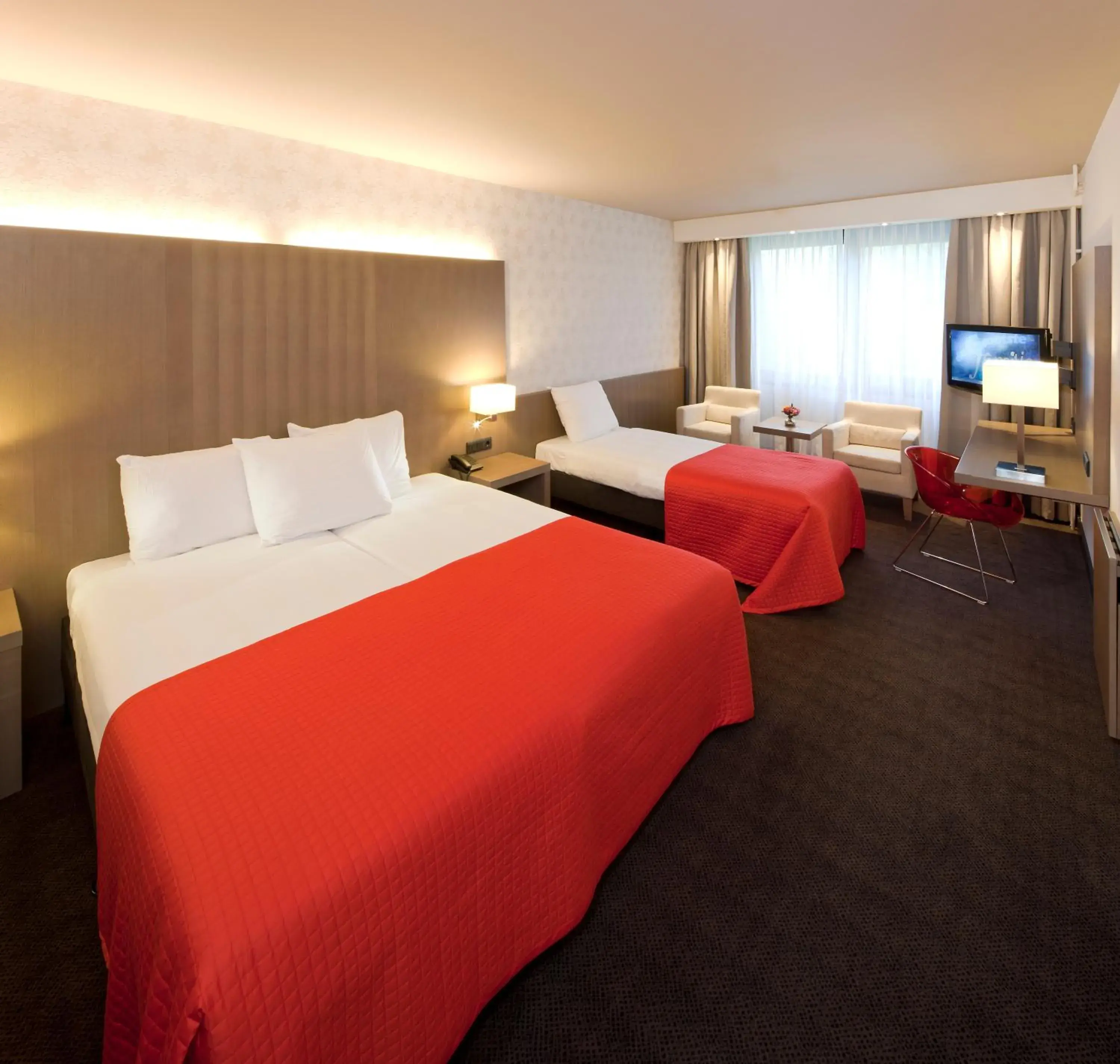 Comfort Triple Room in Van der Valk Hotel de Bilt-Utrecht Comfort Triple Room in Van der Valk Hotel de Bilt-Utrecht