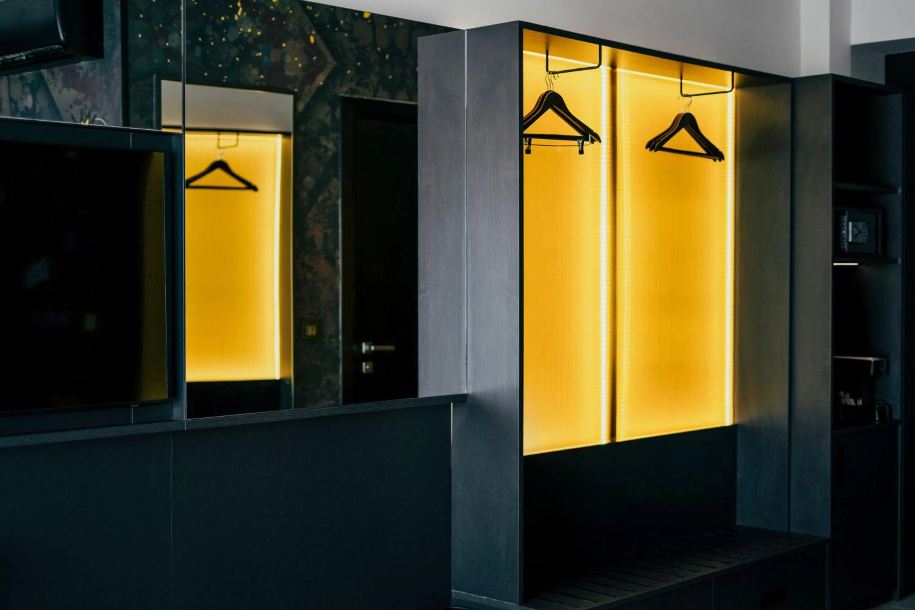 wardrobe in SO City Hotel Adults Only