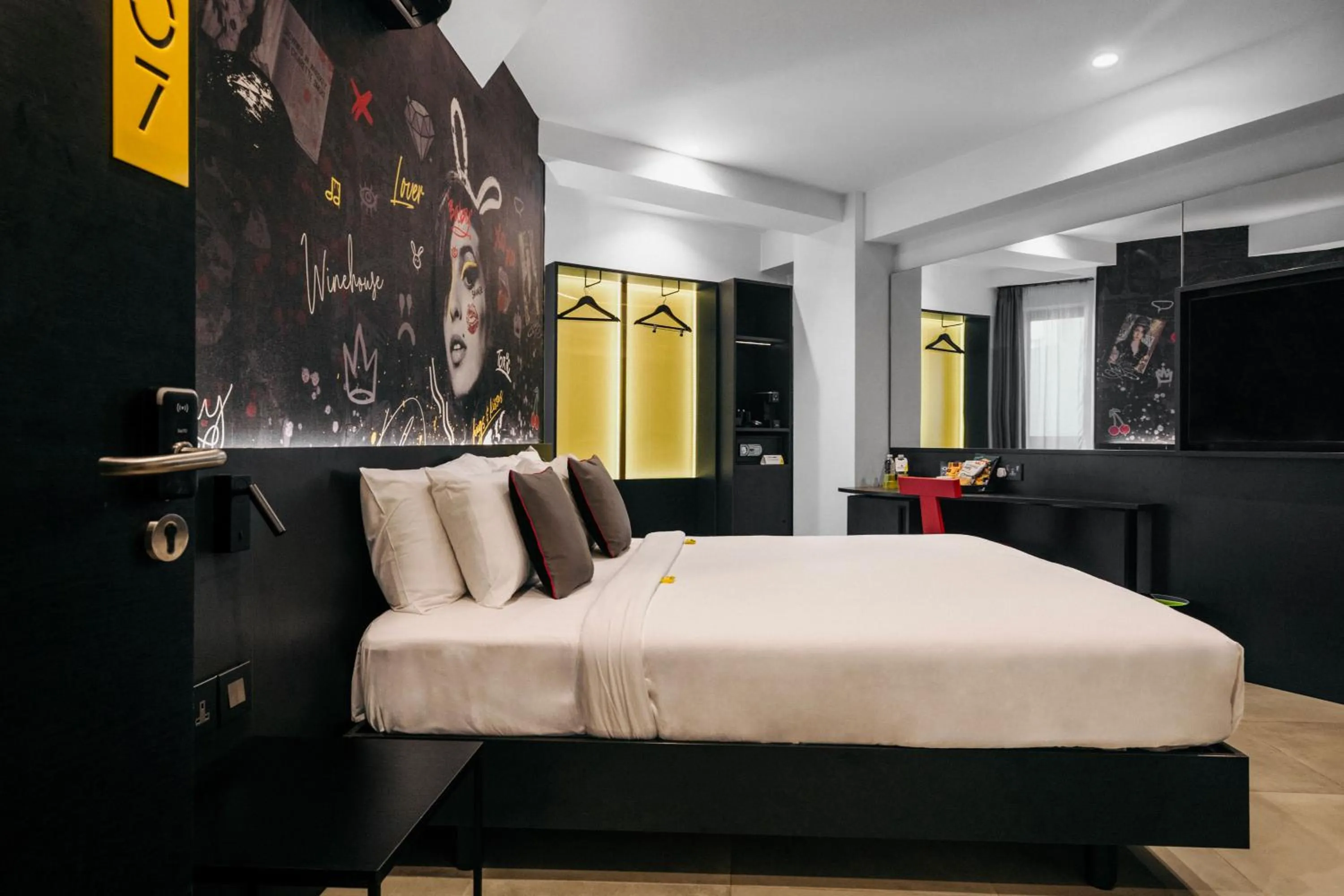 Photo of the whole room, Bed in SO City Hotel Adults Only