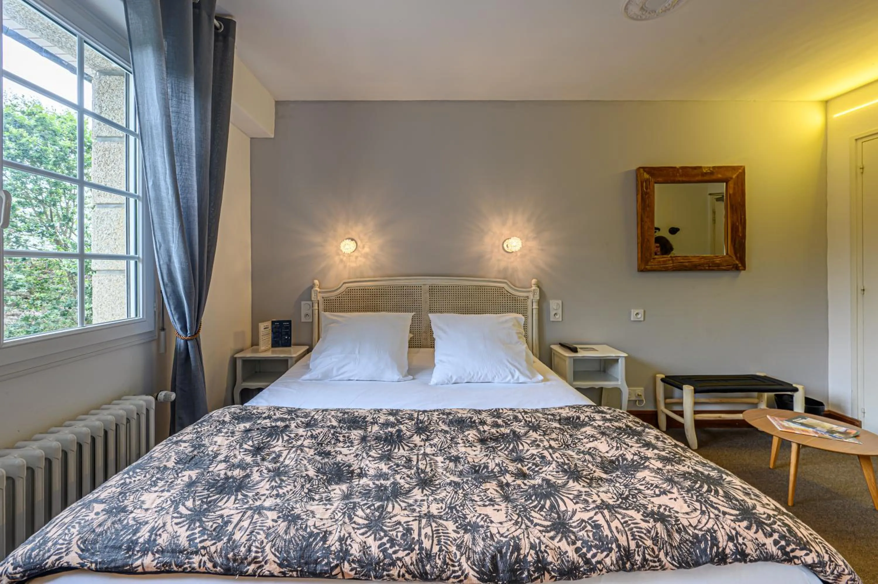 Bedroom, Bed in Naéco Erdeven