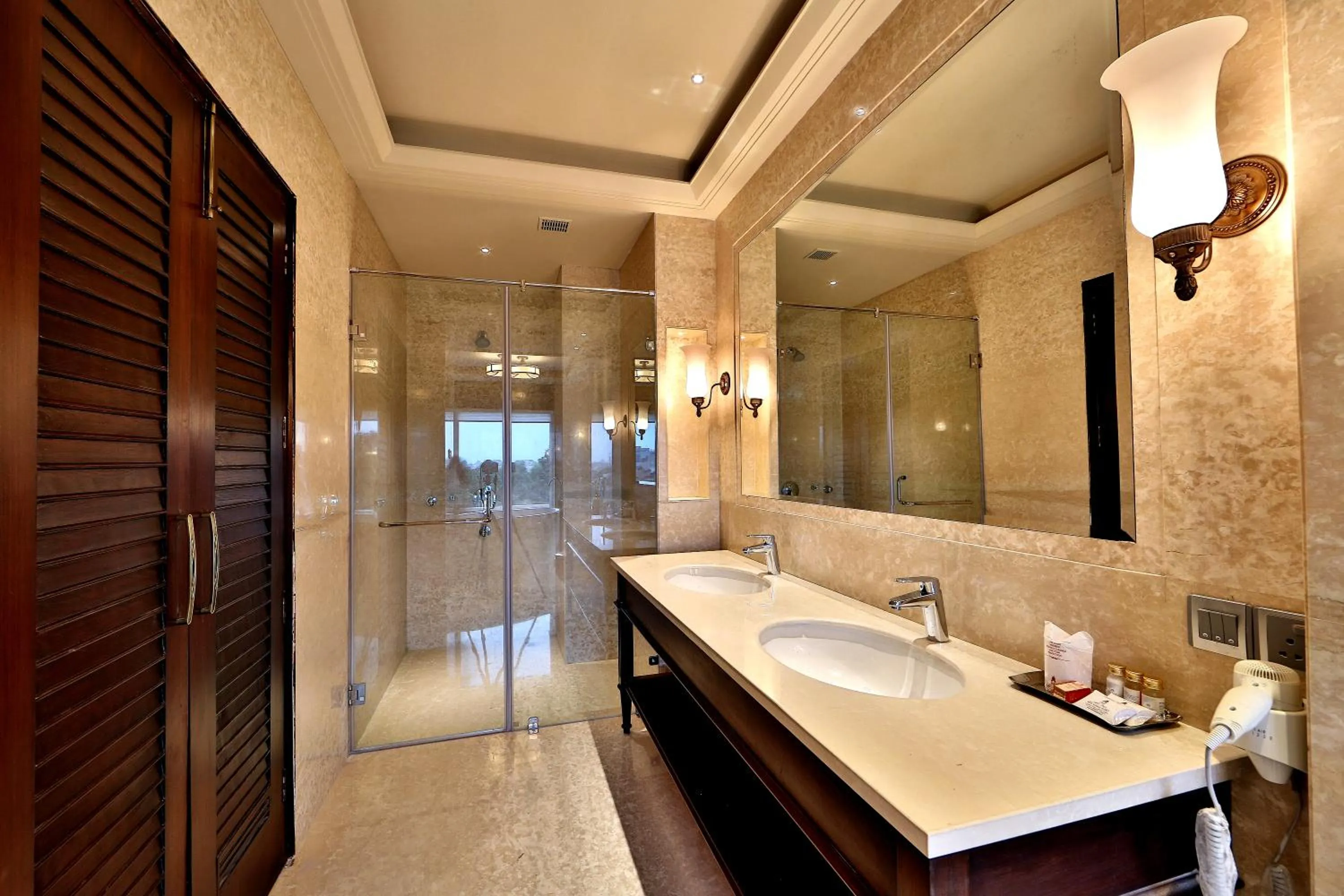 Hotel Maharaja Regency