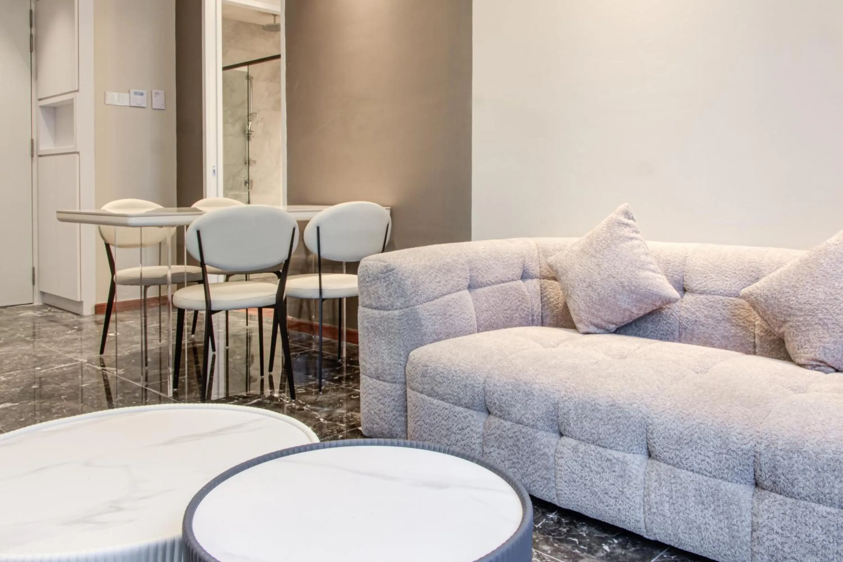 Living room in Royce Residence KLCC by MUSAE Kuala Lumpur