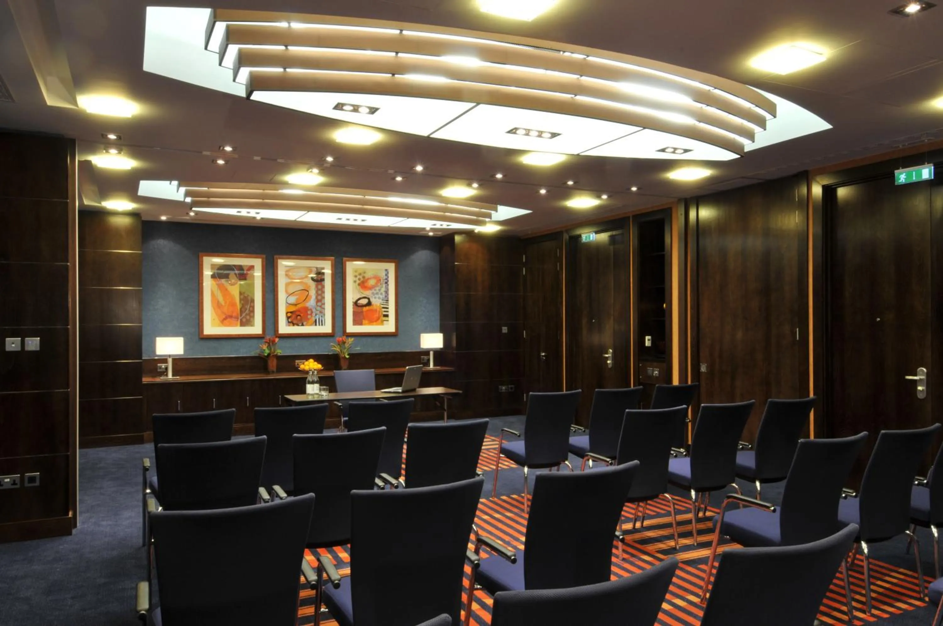 Meeting/conference room in Crowne Plaza London - Gatwick Airport by IHG