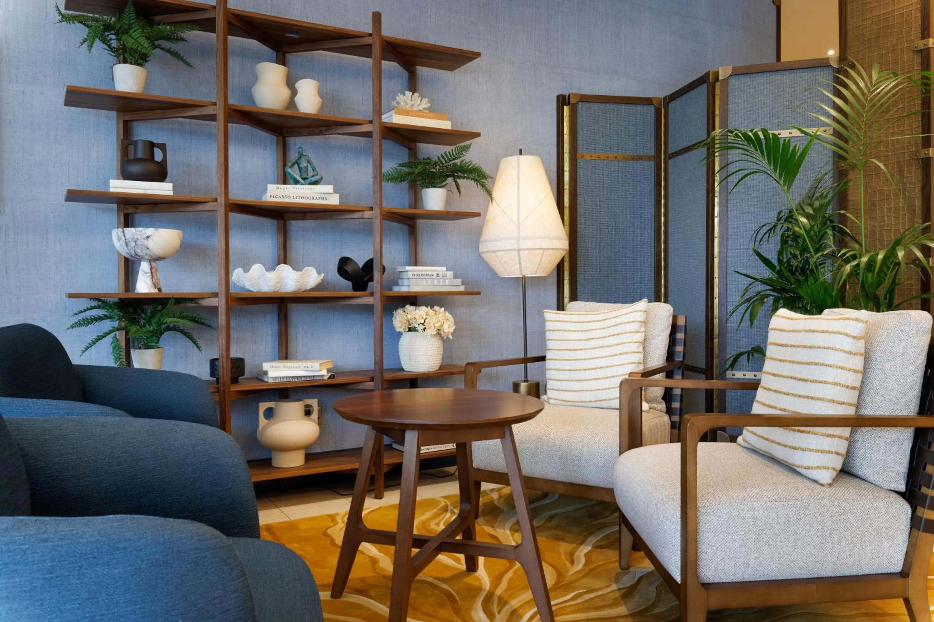 Lobby or reception in Crowne Plaza London - Gatwick Airport by IHG