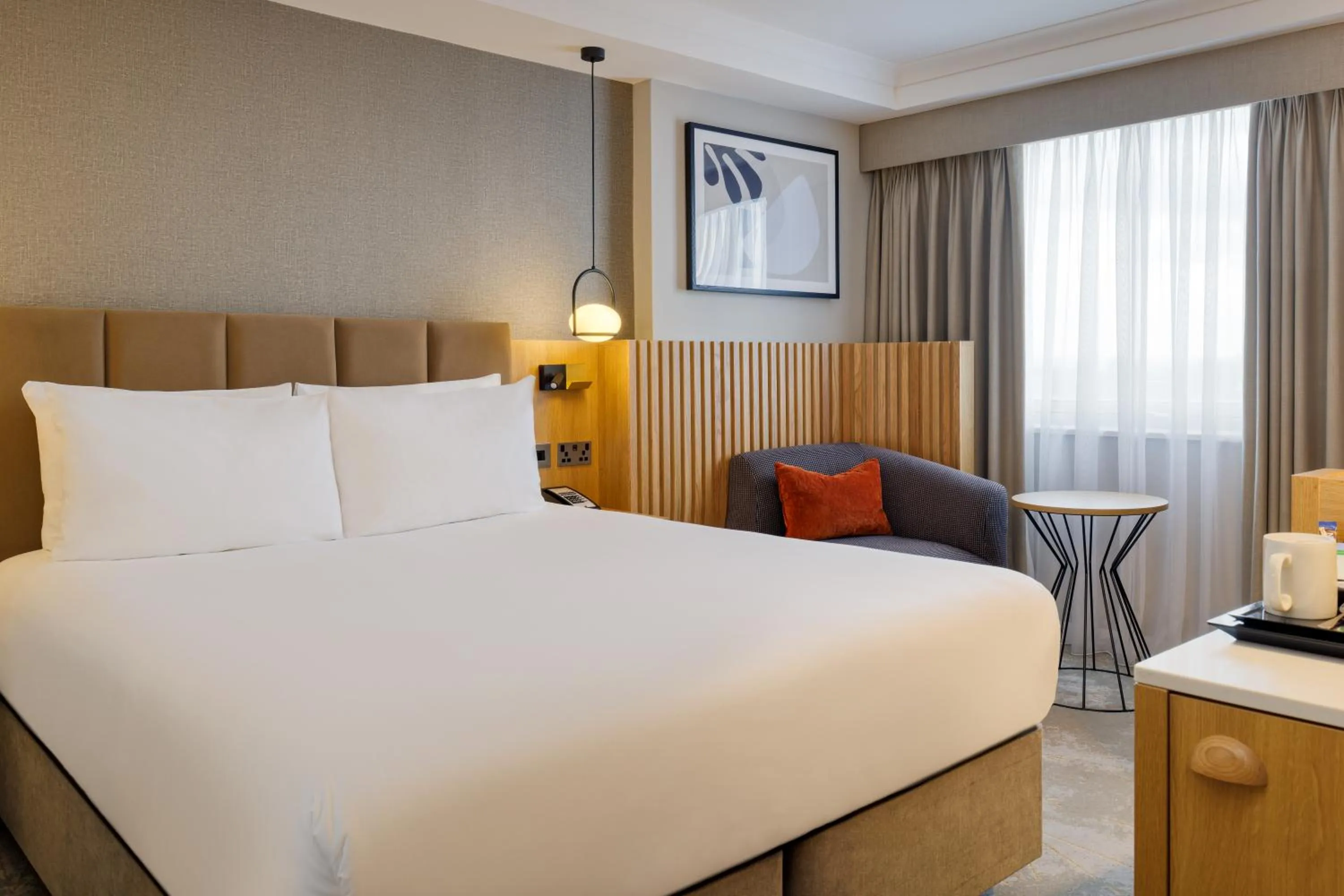 Bedroom, Bed in Crowne Plaza London - Gatwick Airport by IHG