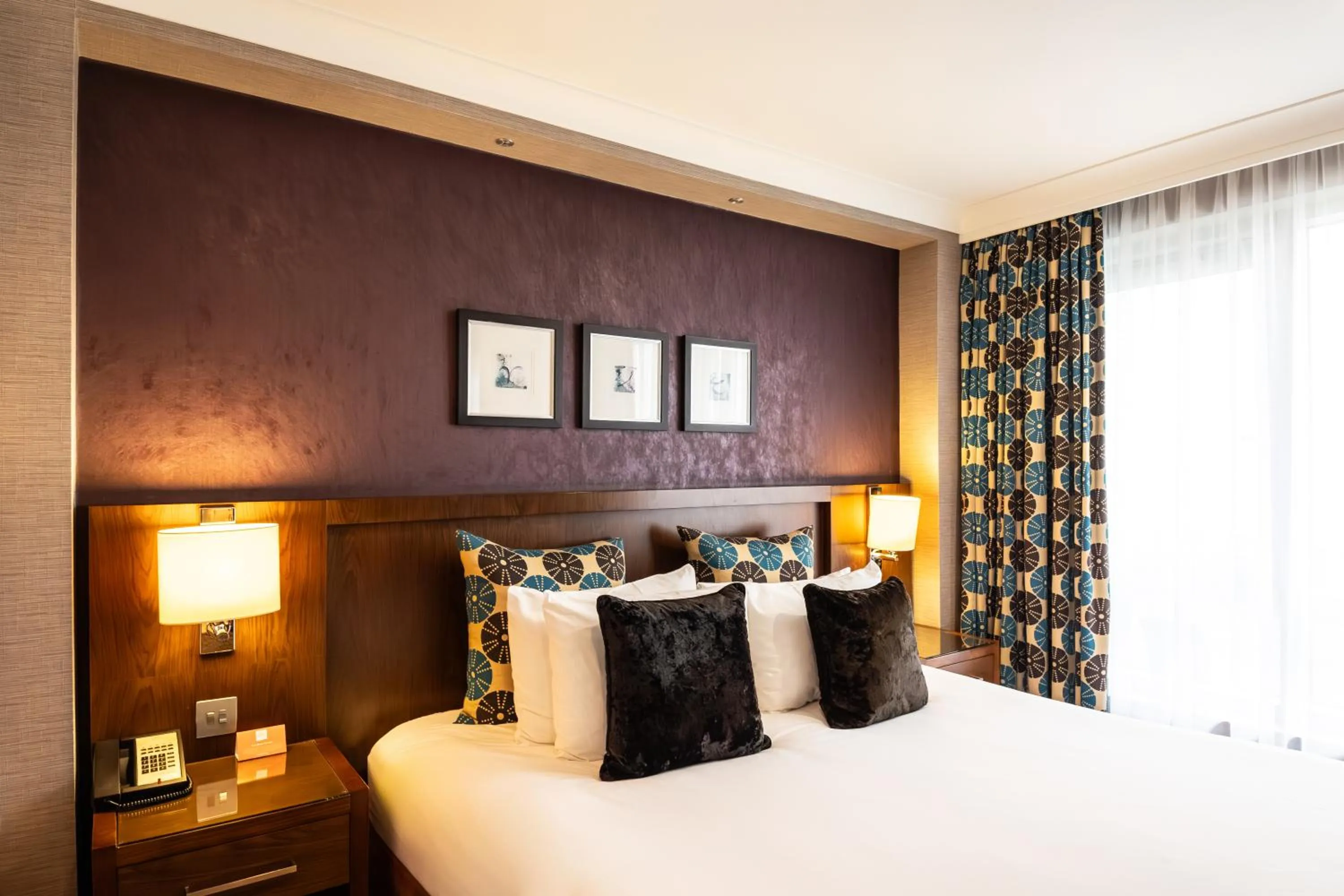 Bedroom, Bed in Crowne Plaza London - Gatwick Airport by IHG