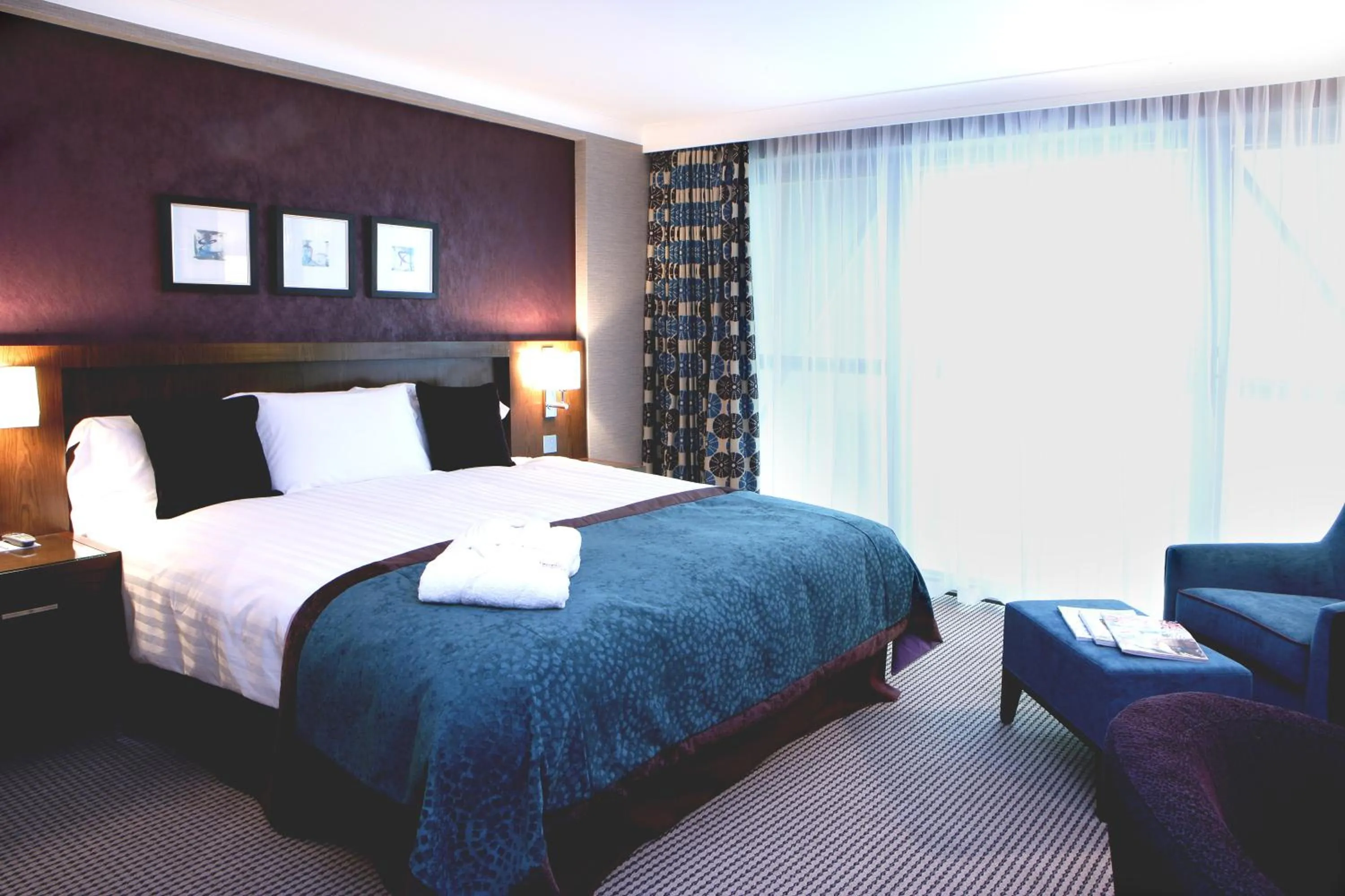 Bedroom, Bed in Crowne Plaza London - Gatwick Airport by IHG