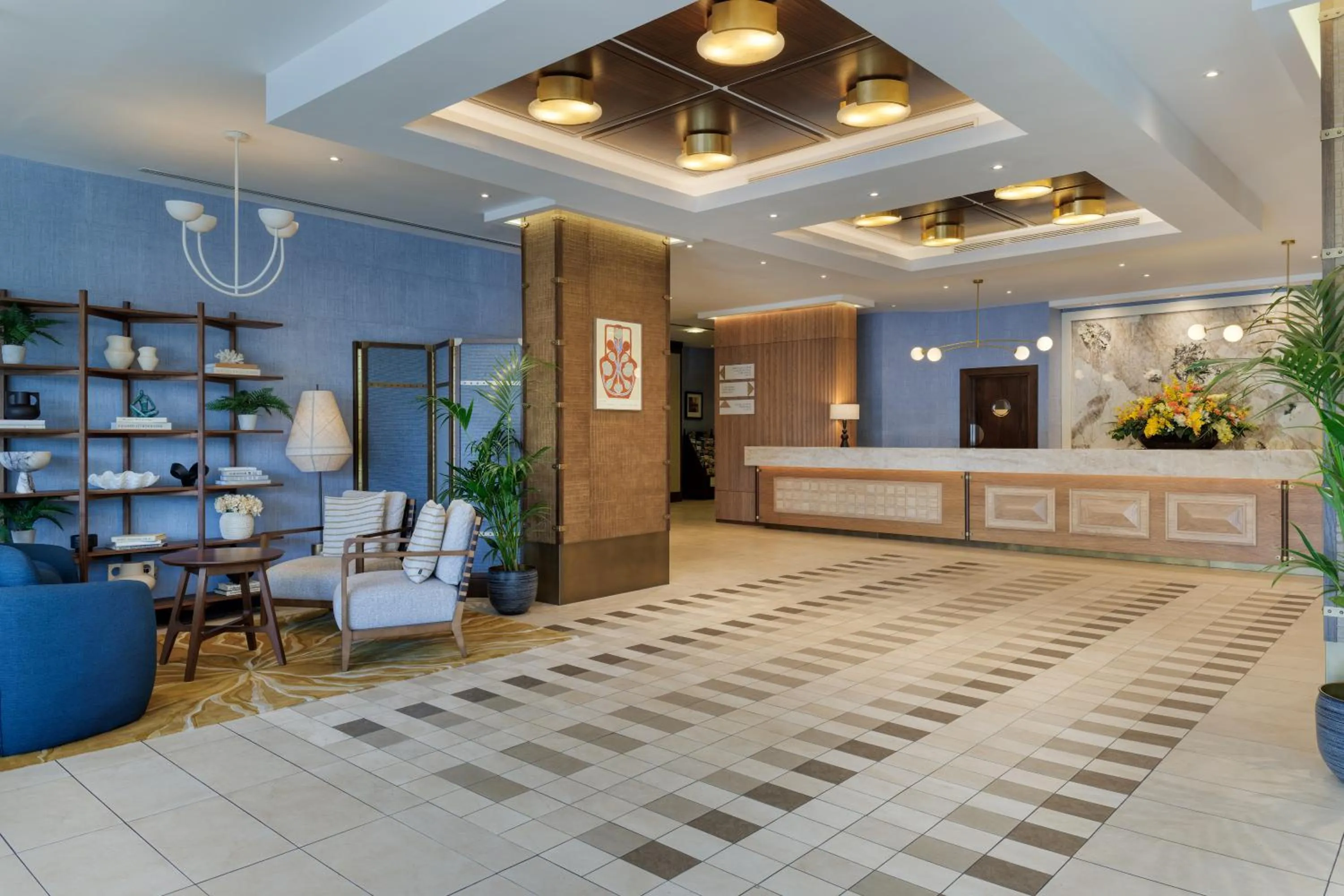Lobby or reception in Crowne Plaza London - Gatwick Airport by IHG