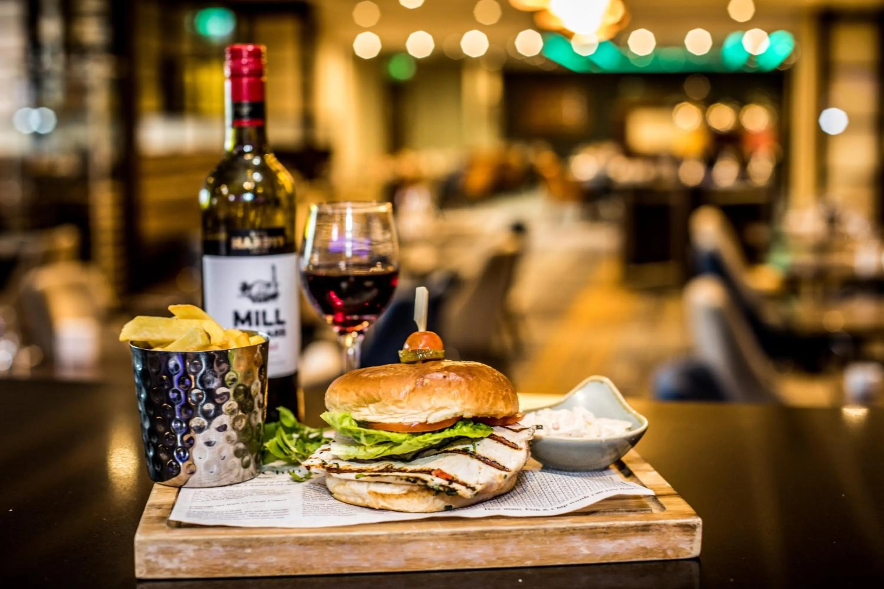 Restaurant/places to eat in Crowne Plaza London - Gatwick Airport by IHG