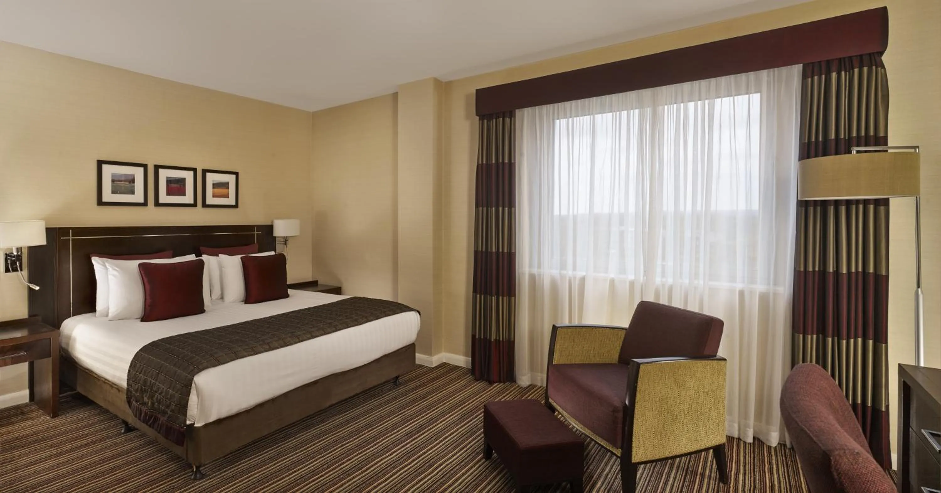 Photo of the whole room, Bed in Crowne Plaza London - Gatwick Airport by IHG