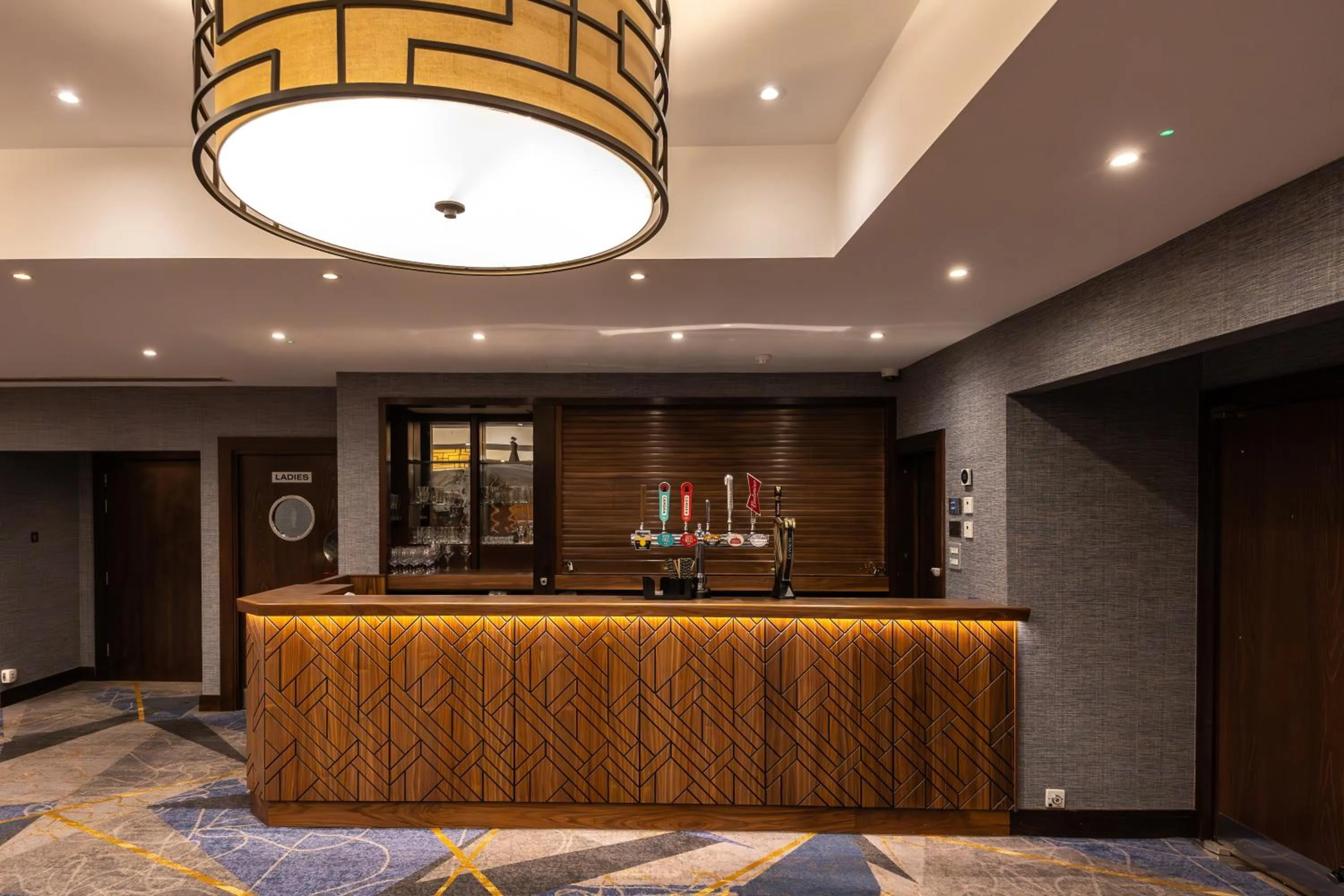 Lobby or reception in Crowne Plaza London - Gatwick Airport by IHG