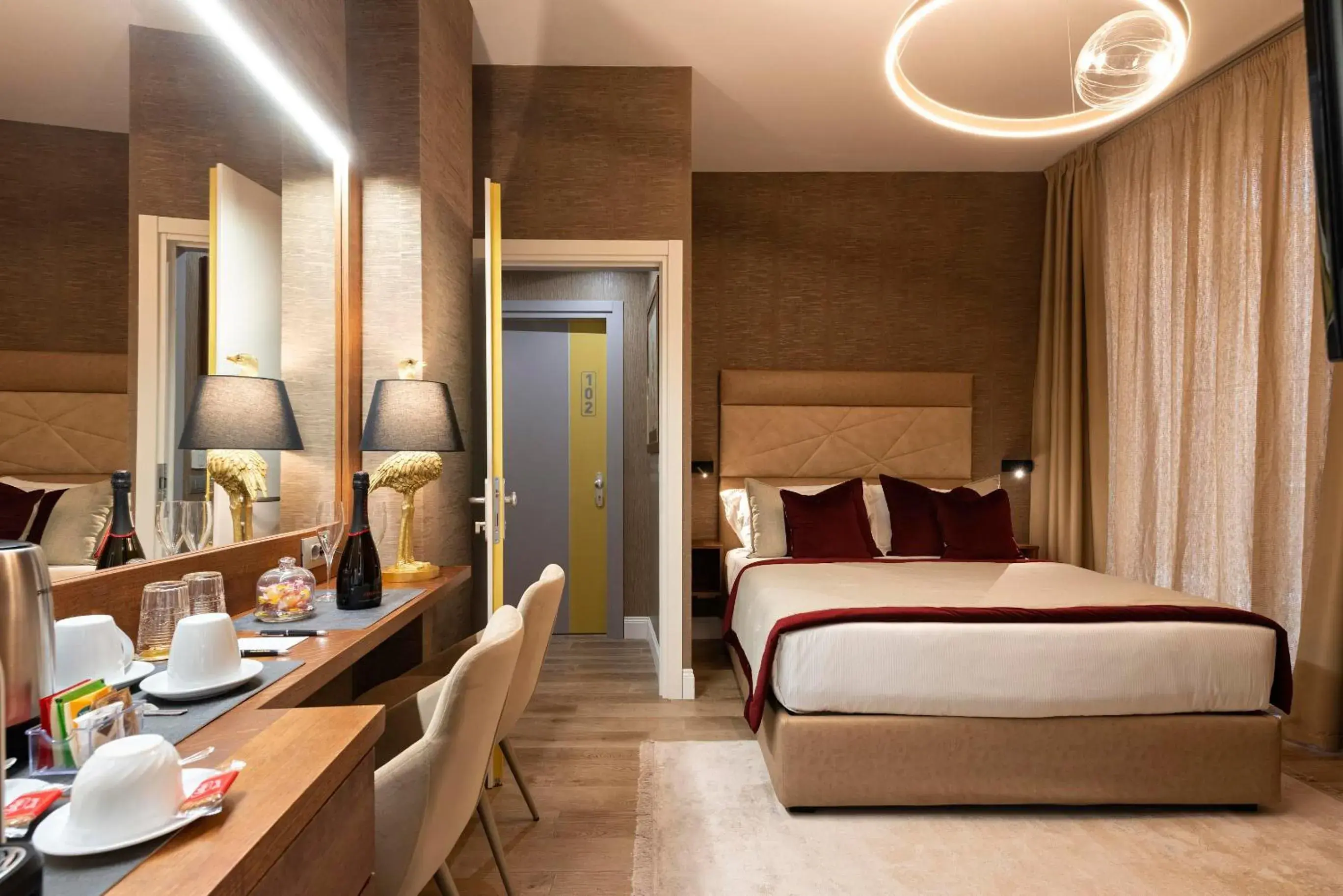 Double Room in Royal Rooms Corso Double Room in Royal Rooms Corso