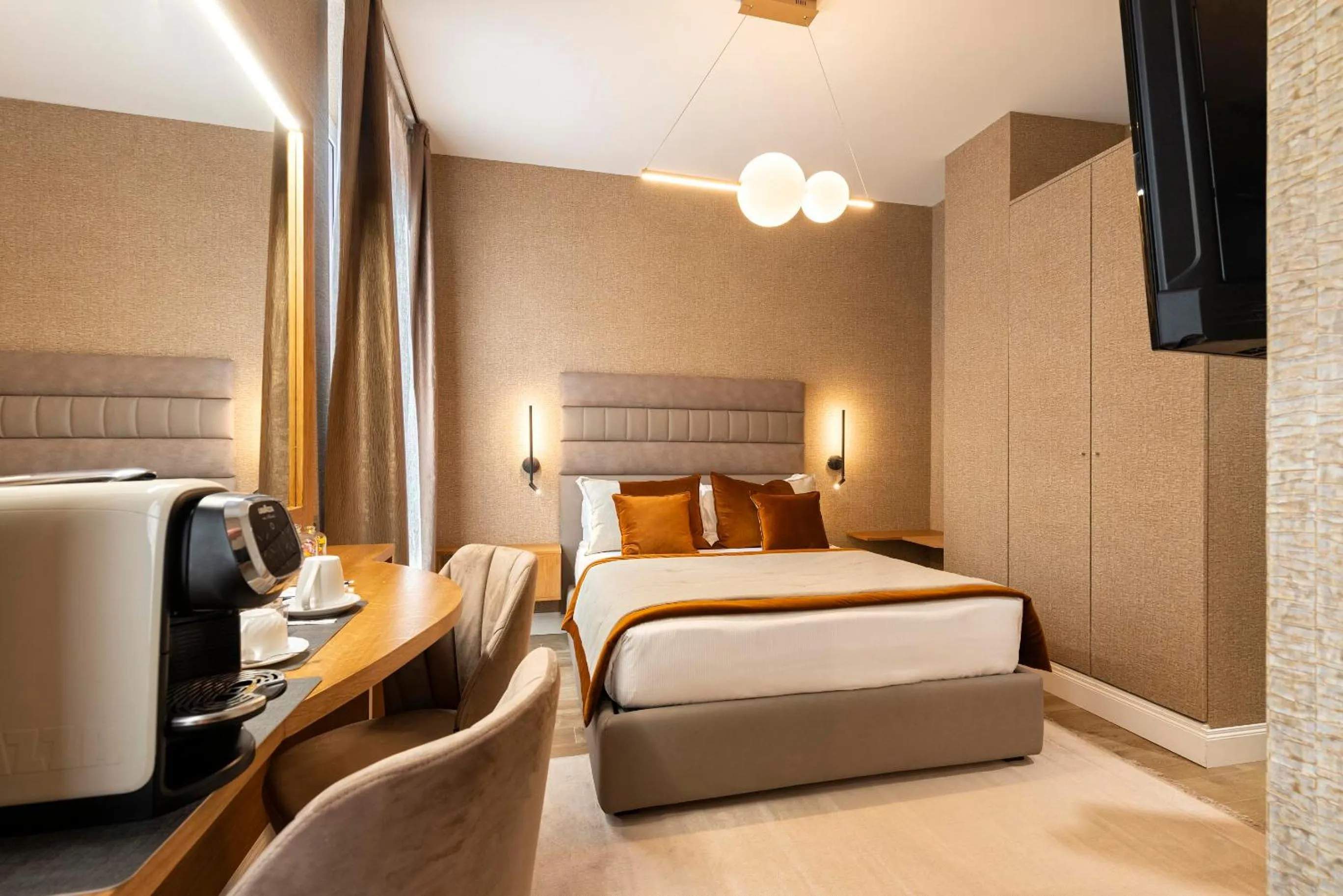 Bed in Royal Rooms Corso