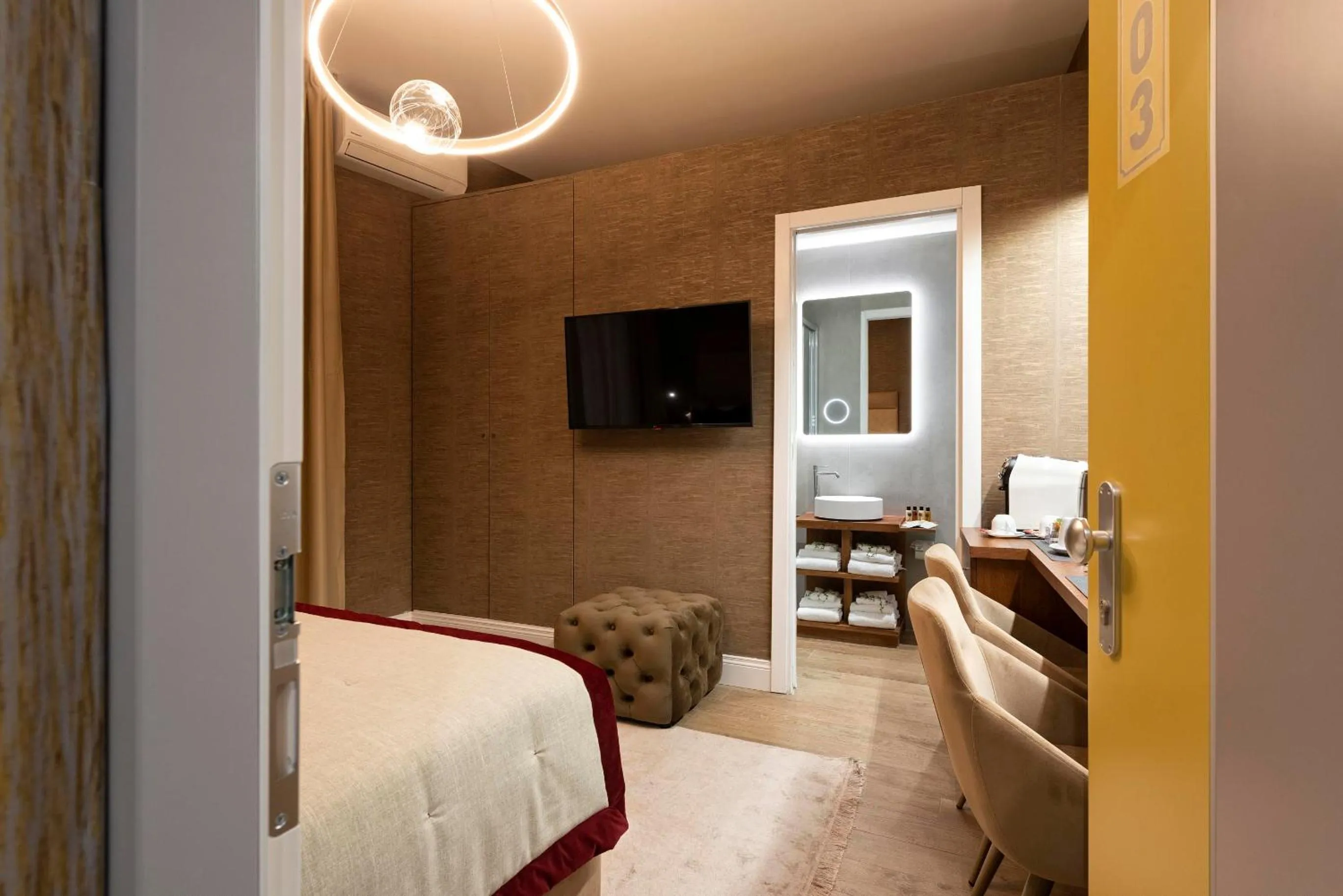 Bedroom, Bed in Royal Rooms Corso