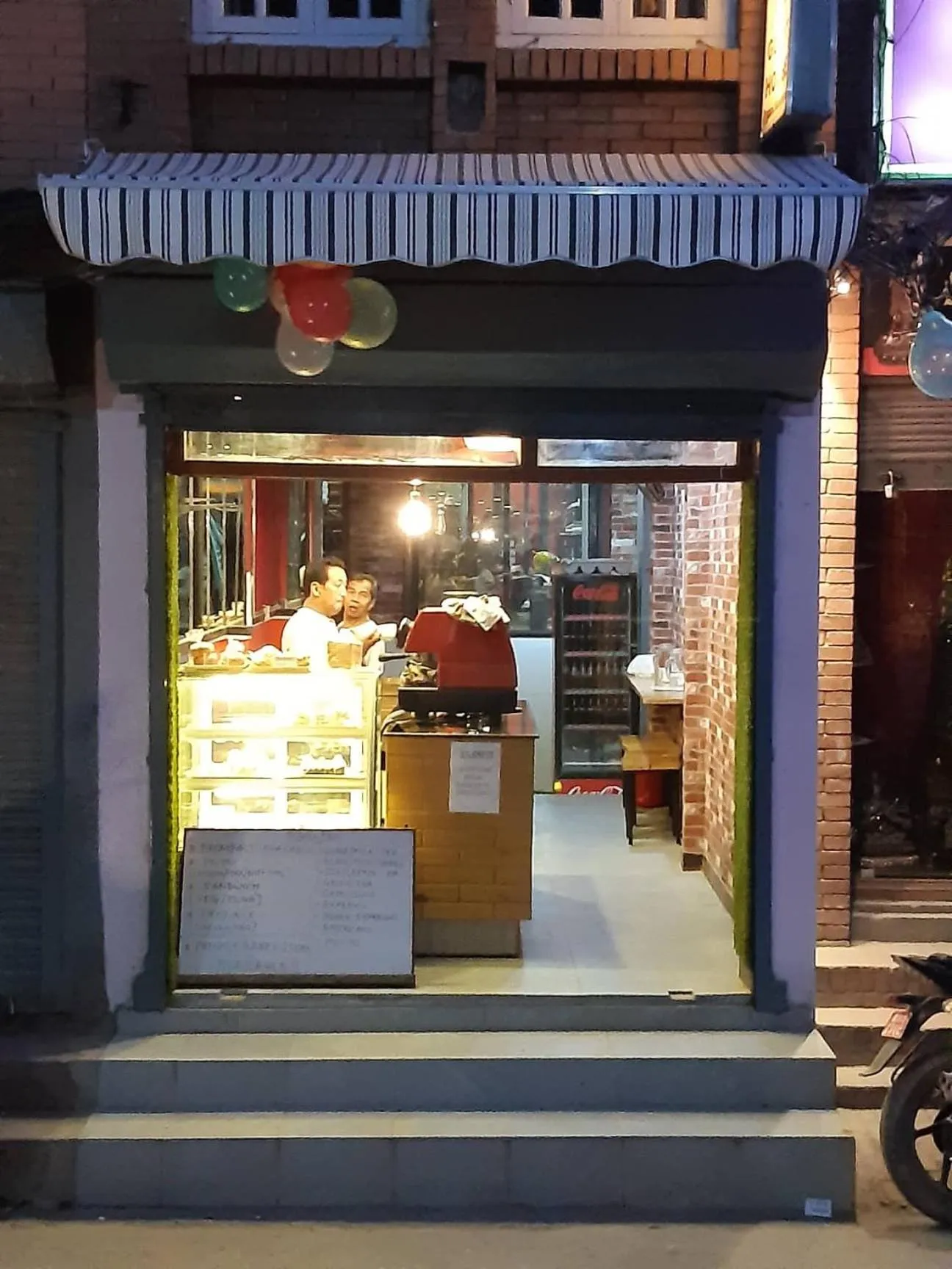 Restaurant/places to eat in Durbar Guest House