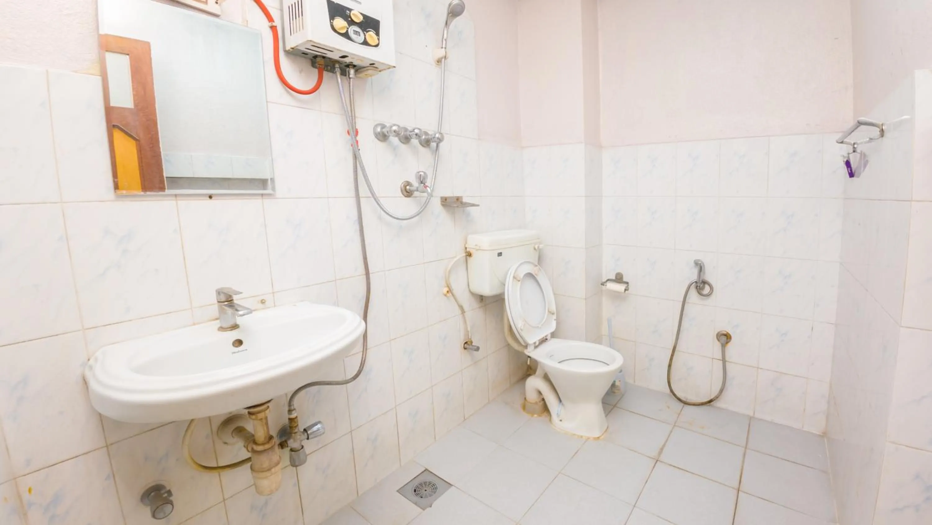 Shower in Durbar Guest House