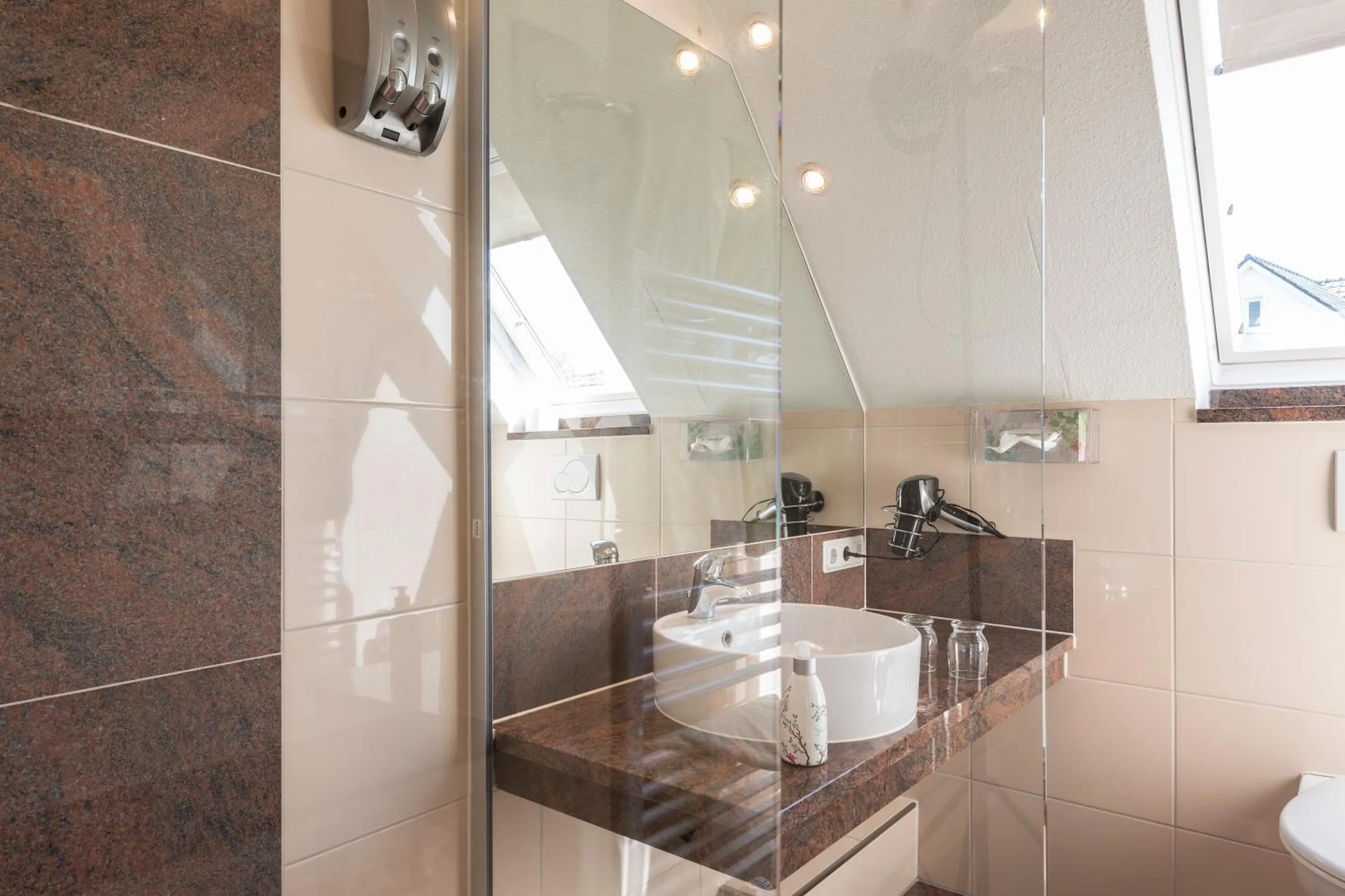 Bathroom in Hotel am Elisabethufer