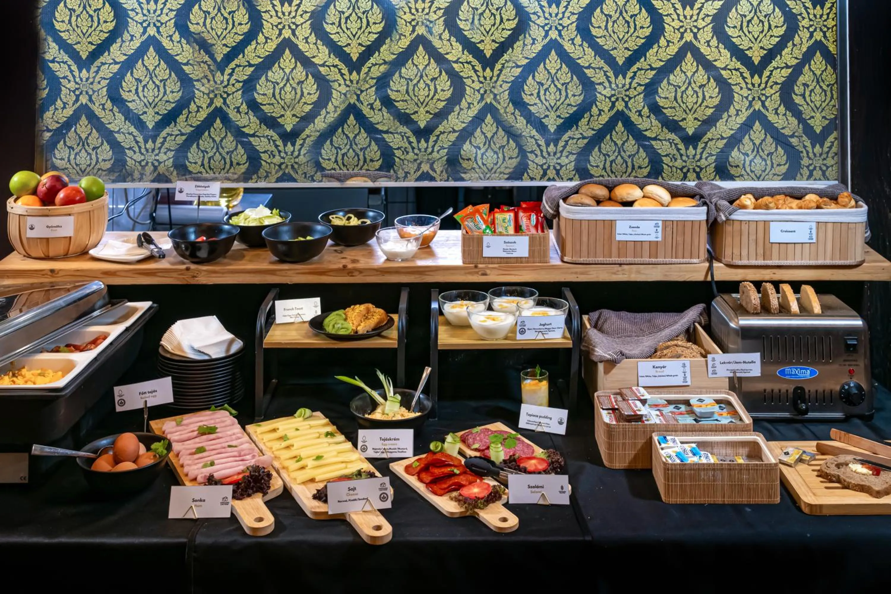 Food and drinks in Andrassy Thai Hotel