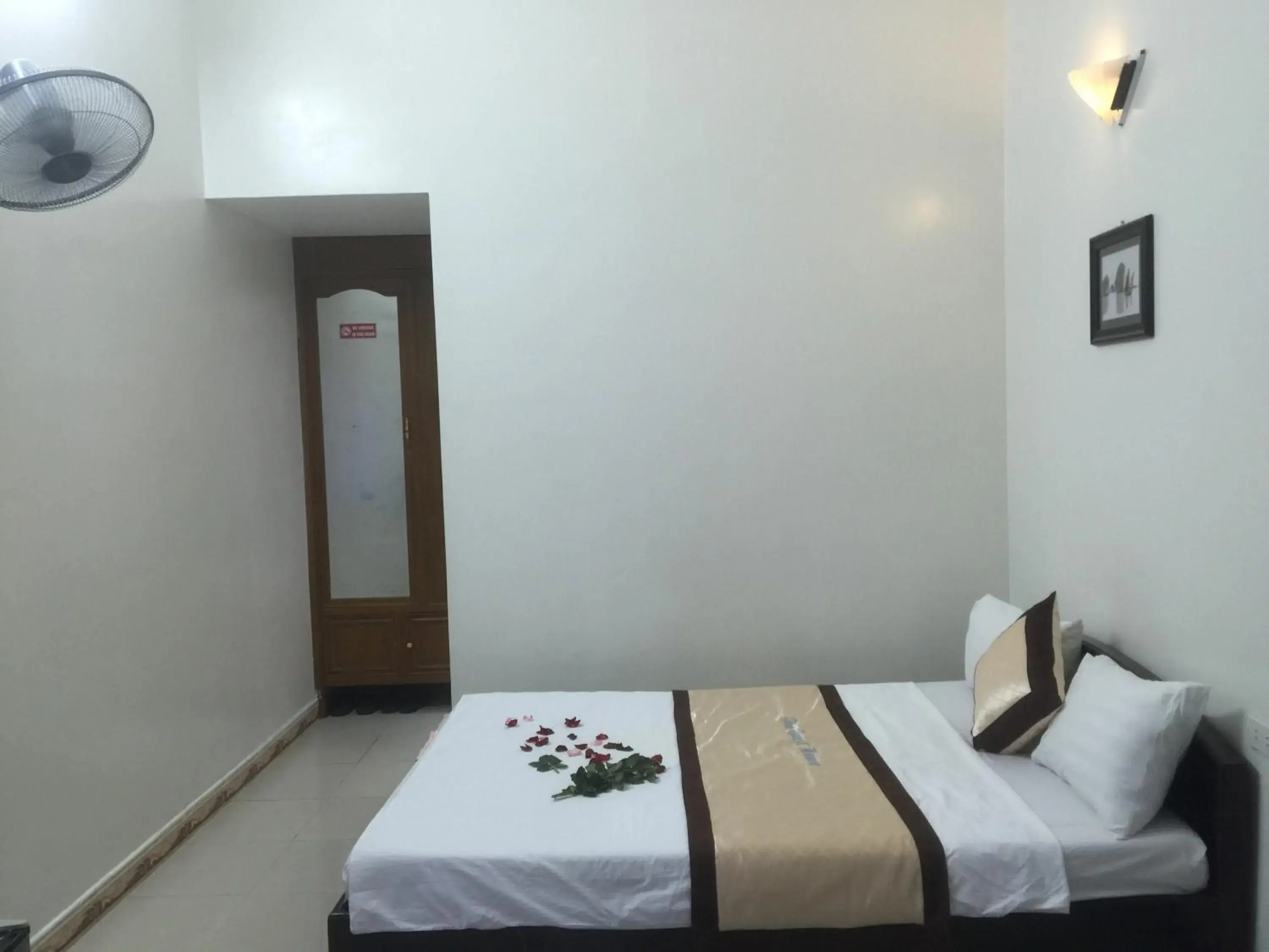 Double Room - single occupancy in Thu Guest House Double Room - single occupancy in Thu Guest House