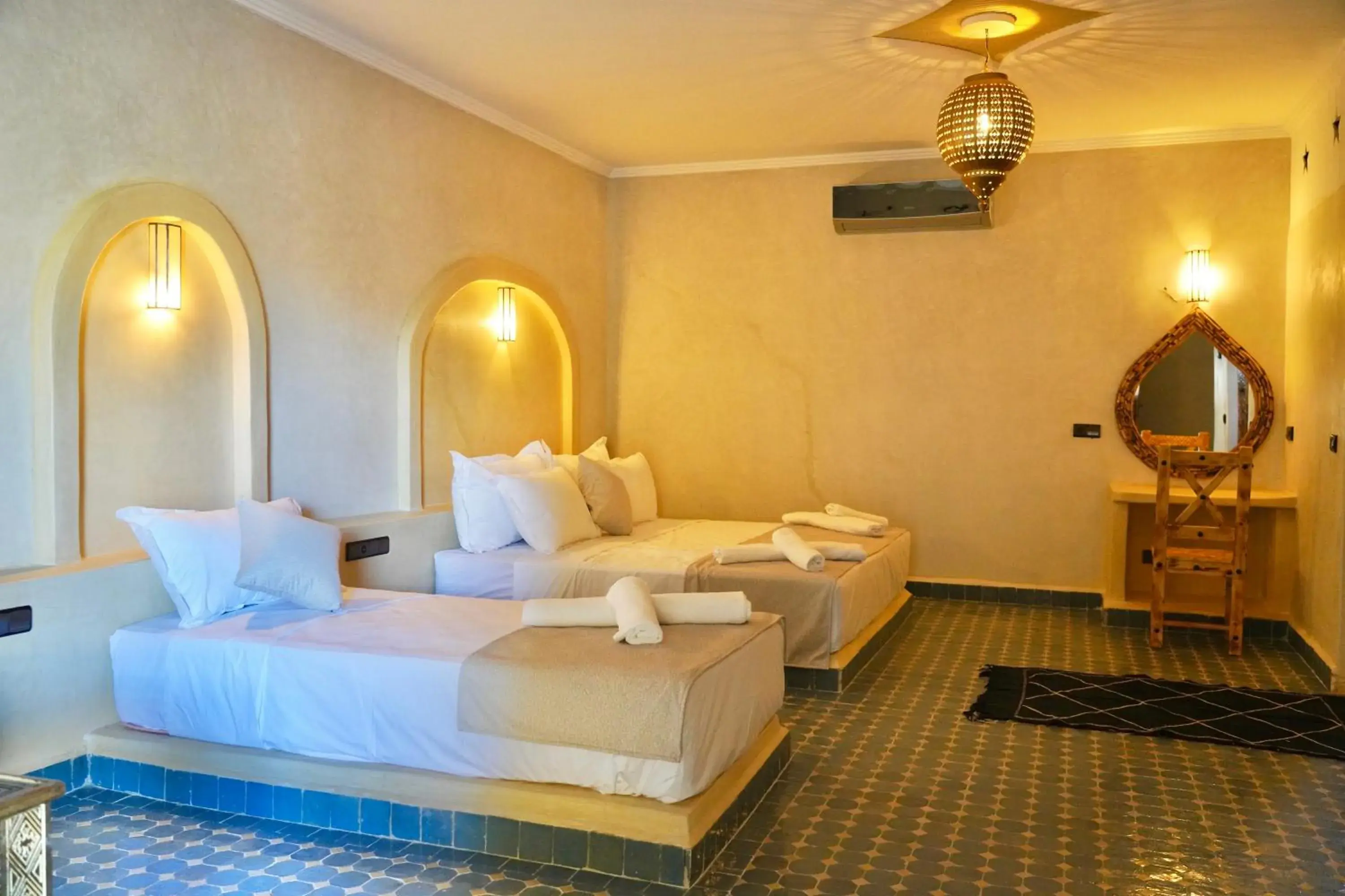 Twin Room in Hotel Sunset Palace Twin Room in Hotel Sunset Palace