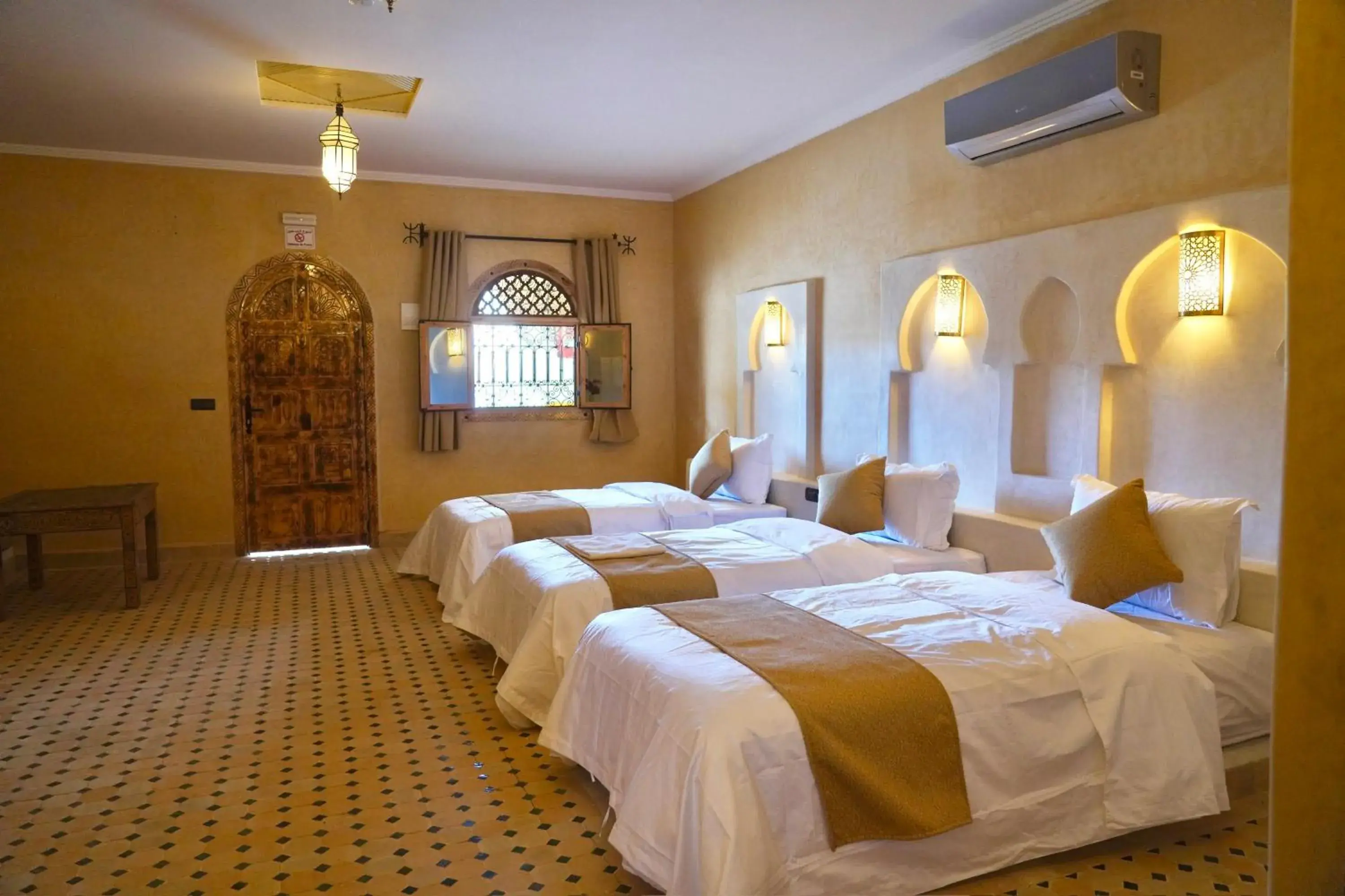 Standard Triple Room in Hotel Sunset Palace Standard Triple Room in Hotel Sunset Palace