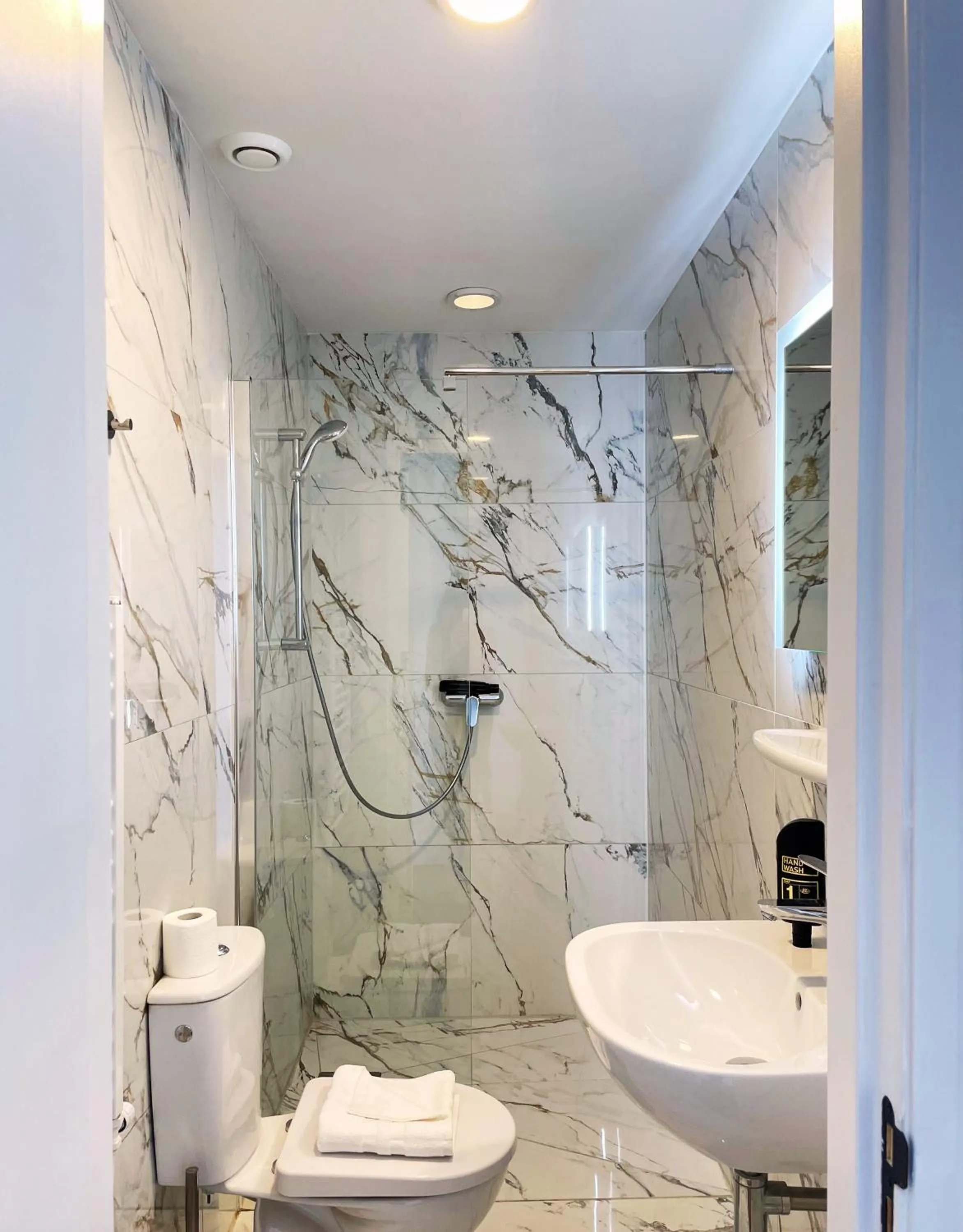 Toilet in Hotel Plantage - Digital Access