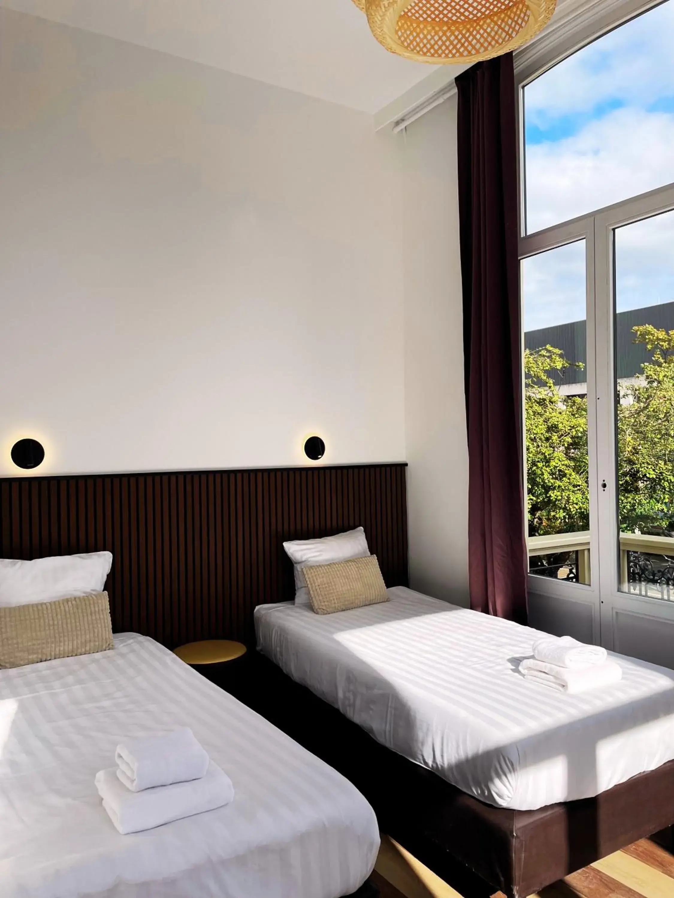 Triple Room in Hotel Plantage - Digital Access Triple Room in Hotel Plantage - Digital Access